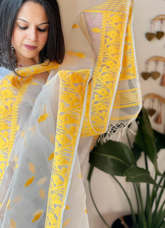 Yellow Handwoven Jamdani Dupatta in Pure Muslin
