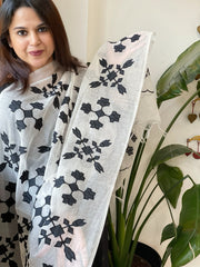 White Applique handwork Dupatta in Mul Chanderi