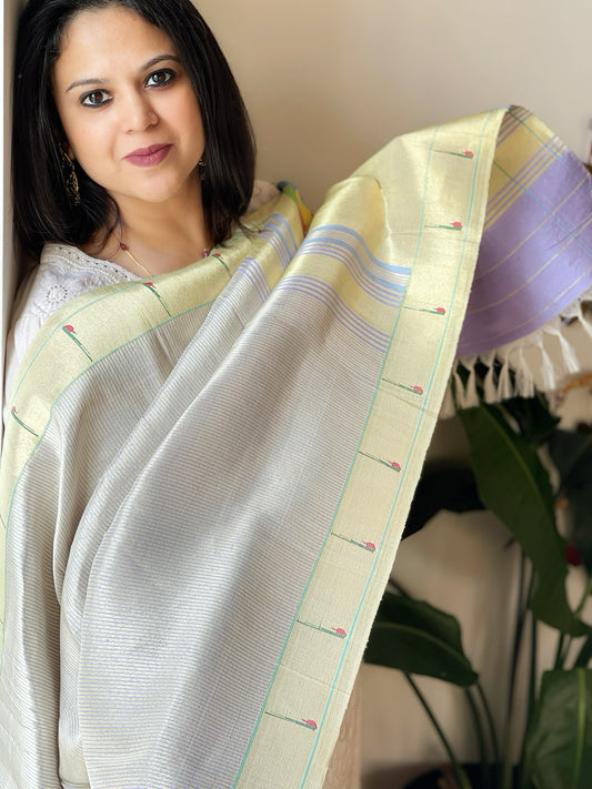 Lavender Handwoven Paithani Dupatta in Pure Silk