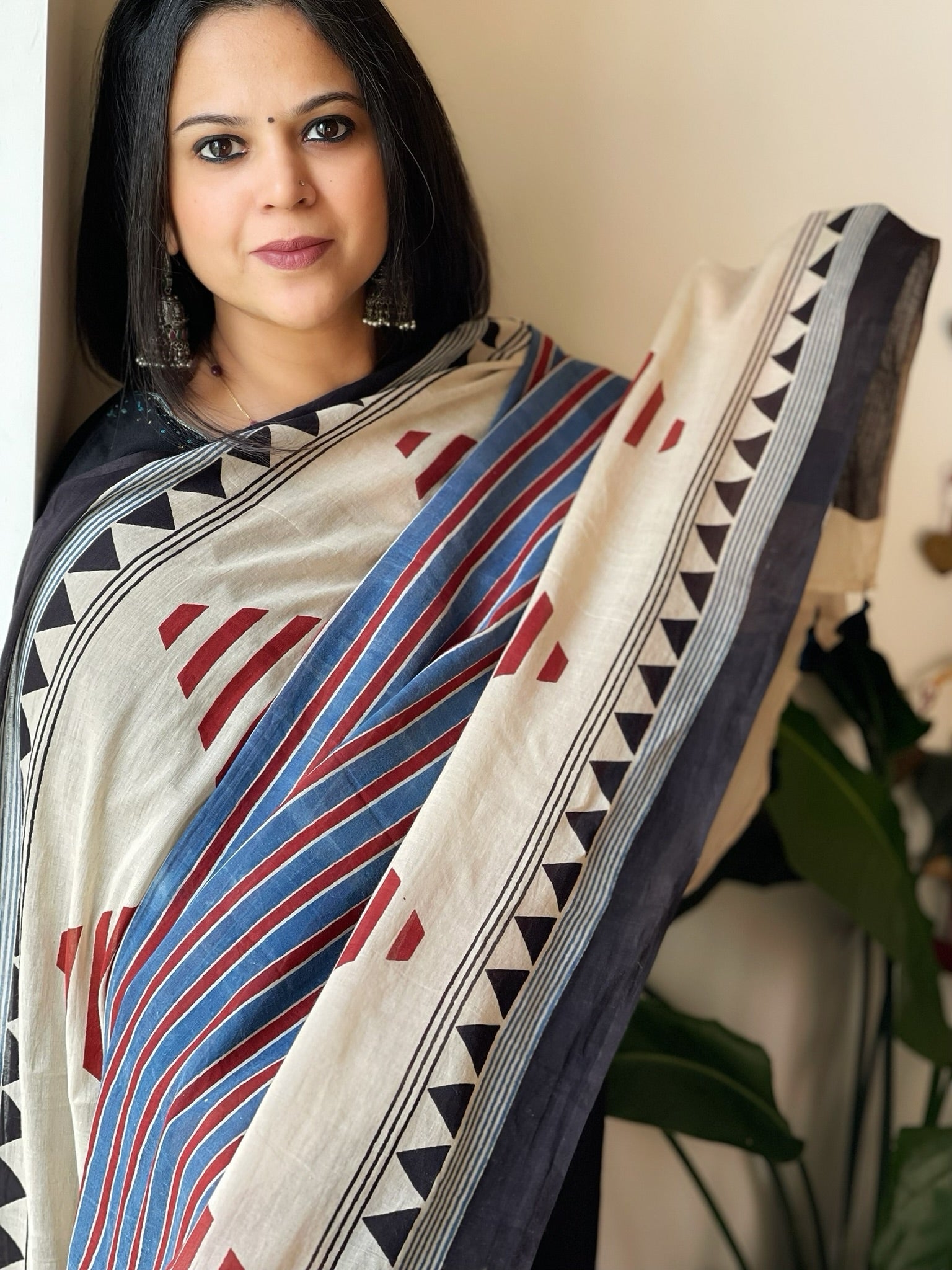 Beige Handblock printed dupatta in Mul Cotton - Masakalee