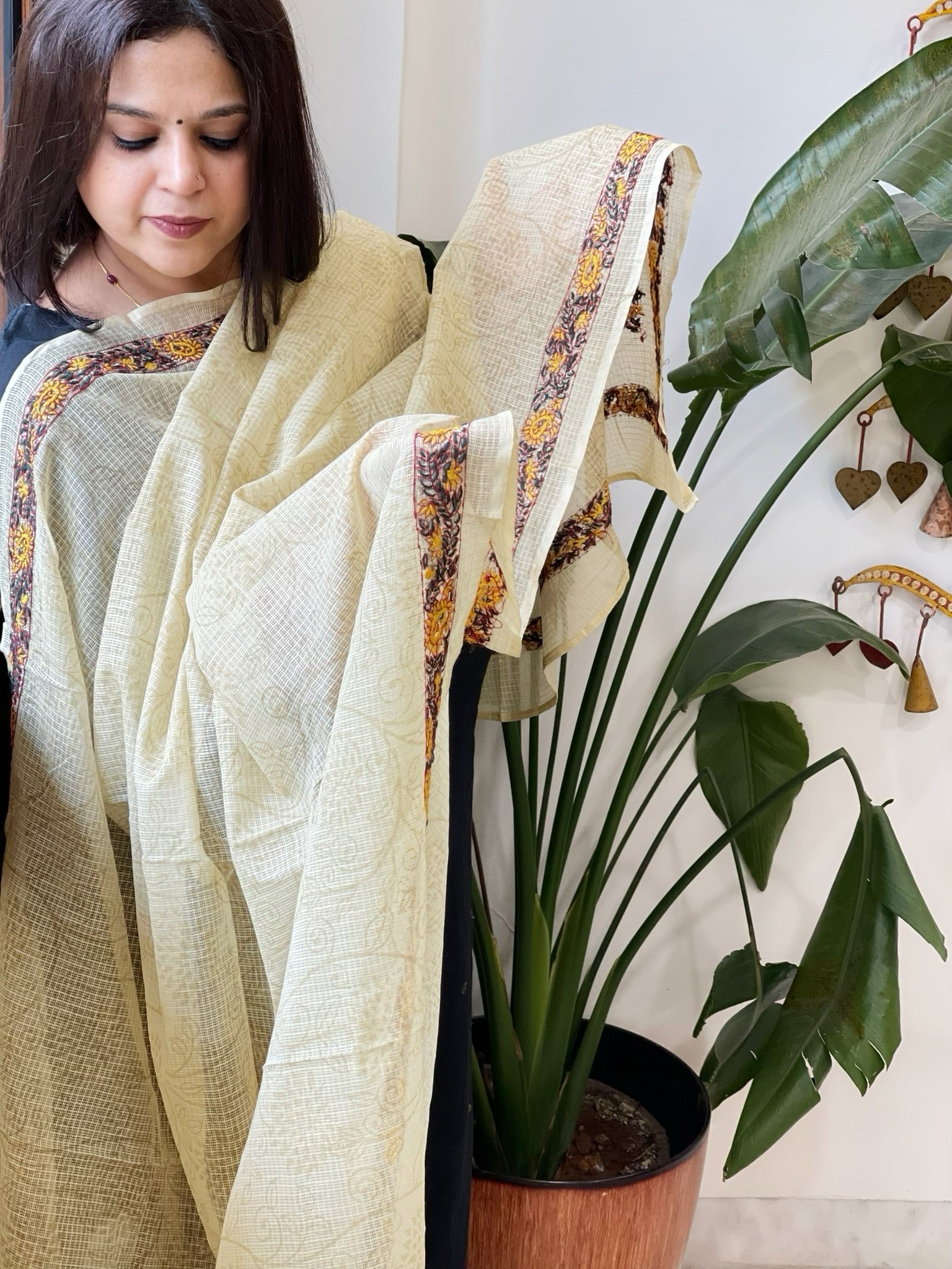 Beige Kota Cotton Dupatta with Kantha Hand Embroidery - Masakalee