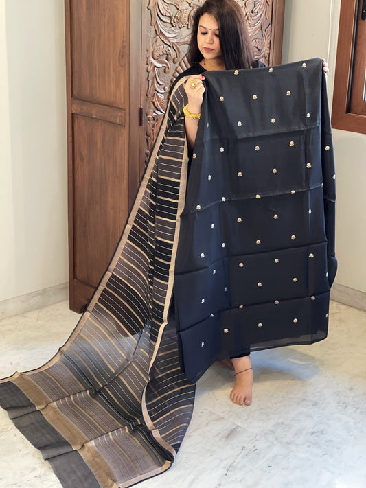 Black Designer Banarasi Suit Set in Pure Silk - Masakalee