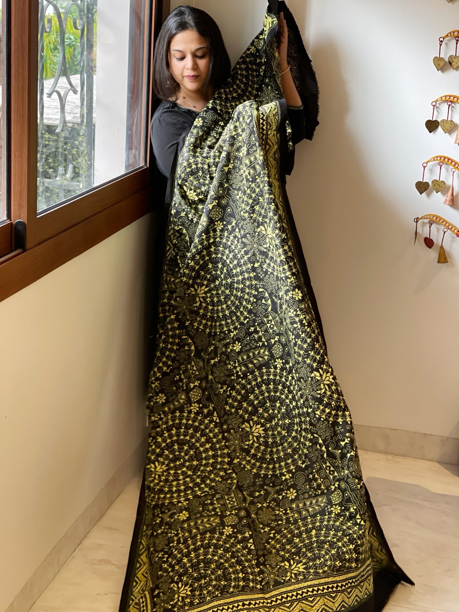 Black Handmade Nakshi Kantha Dupatta in Pure Silk - Masakalee