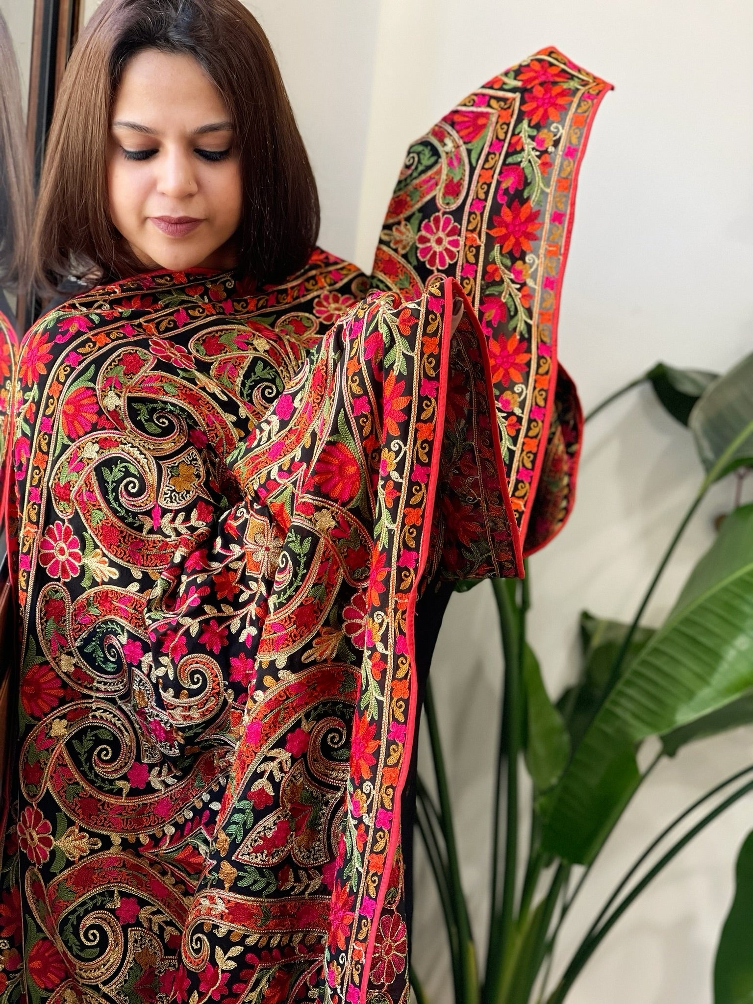 Black Kashmiri Aari Embroidery dupatta in Georgette - Masakalee