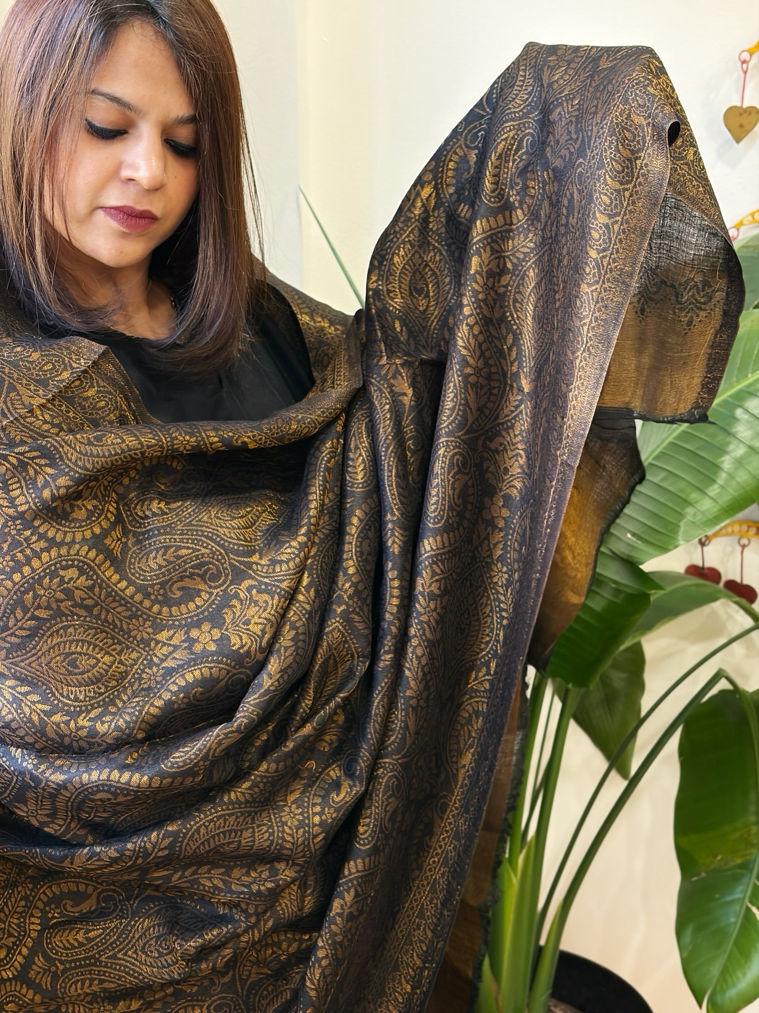 Black Pashmina Shawl with Zari - Masakalee