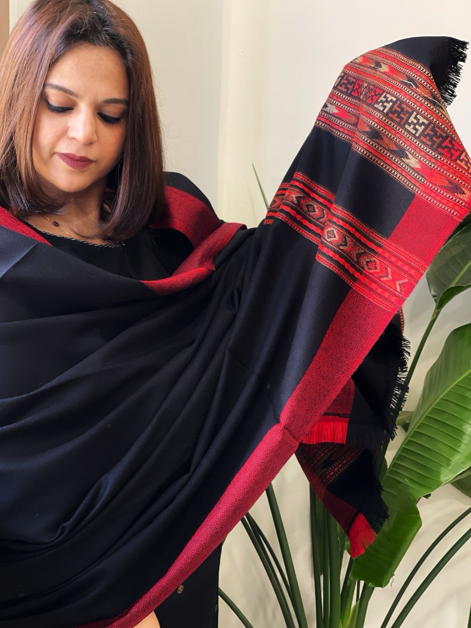 Black Woven Kullu Woollen Shawl - Masakalee