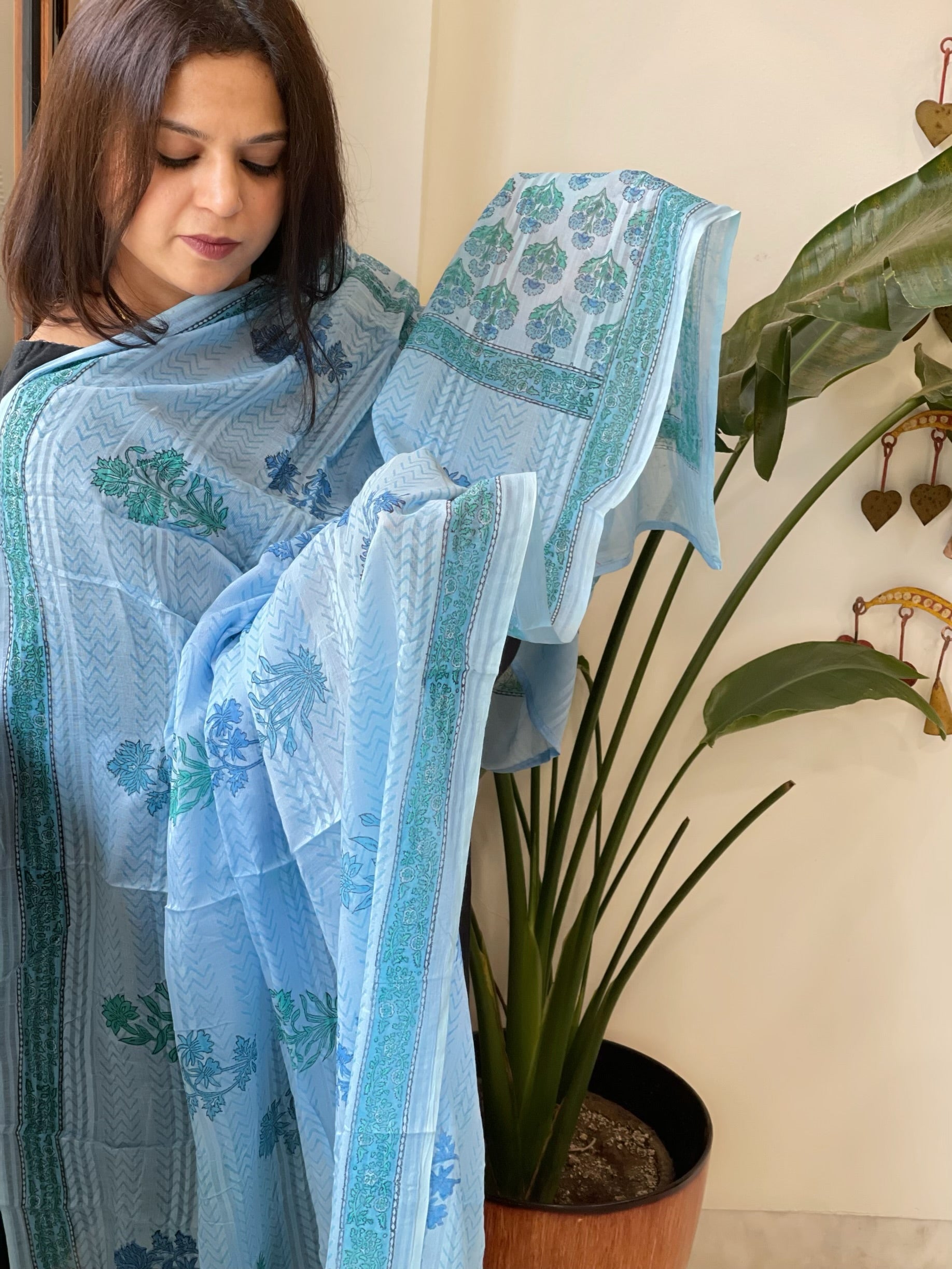 Blue Mul Cotton Handblock Printed Dupatta - Masakalee