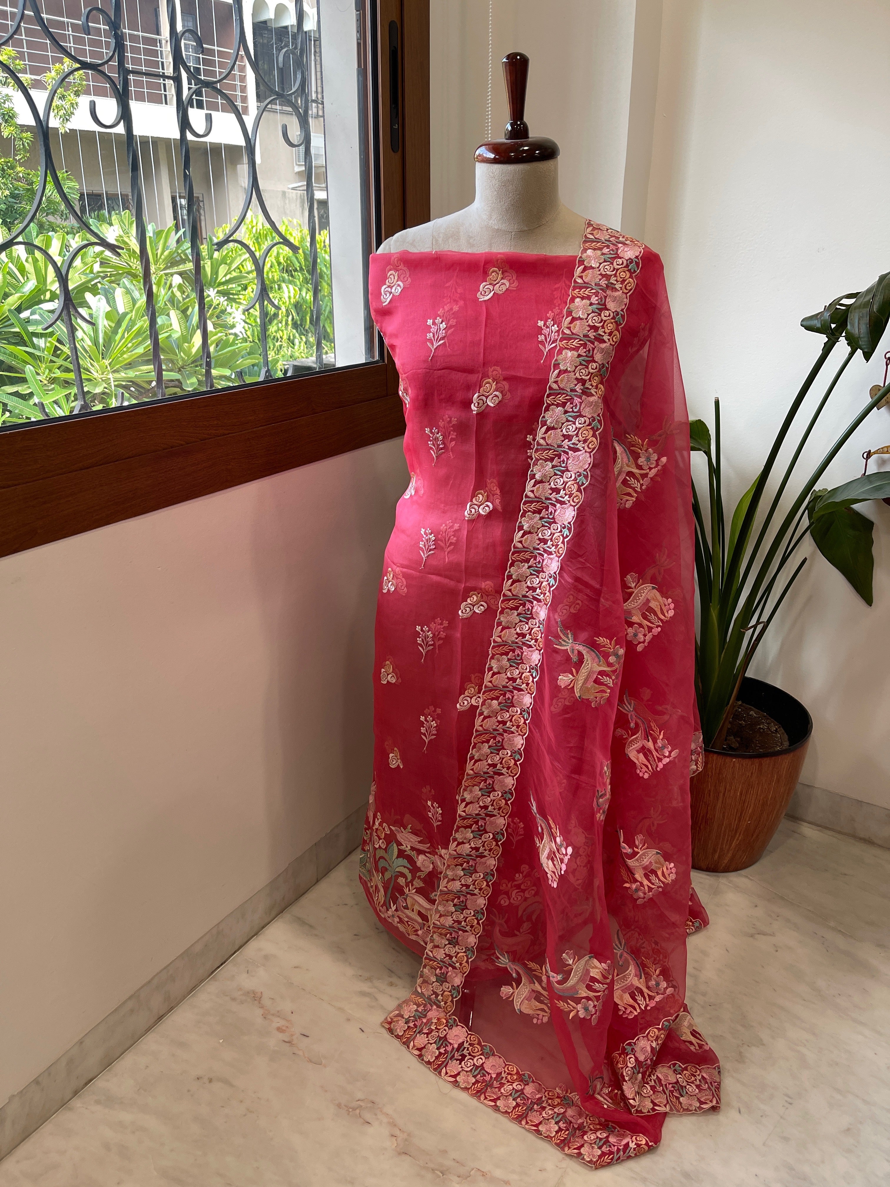 Carrot Pink Dupatta Set (Kurta+Dupatta) with Thread Embroidery in Pure Organza - Masakalee
