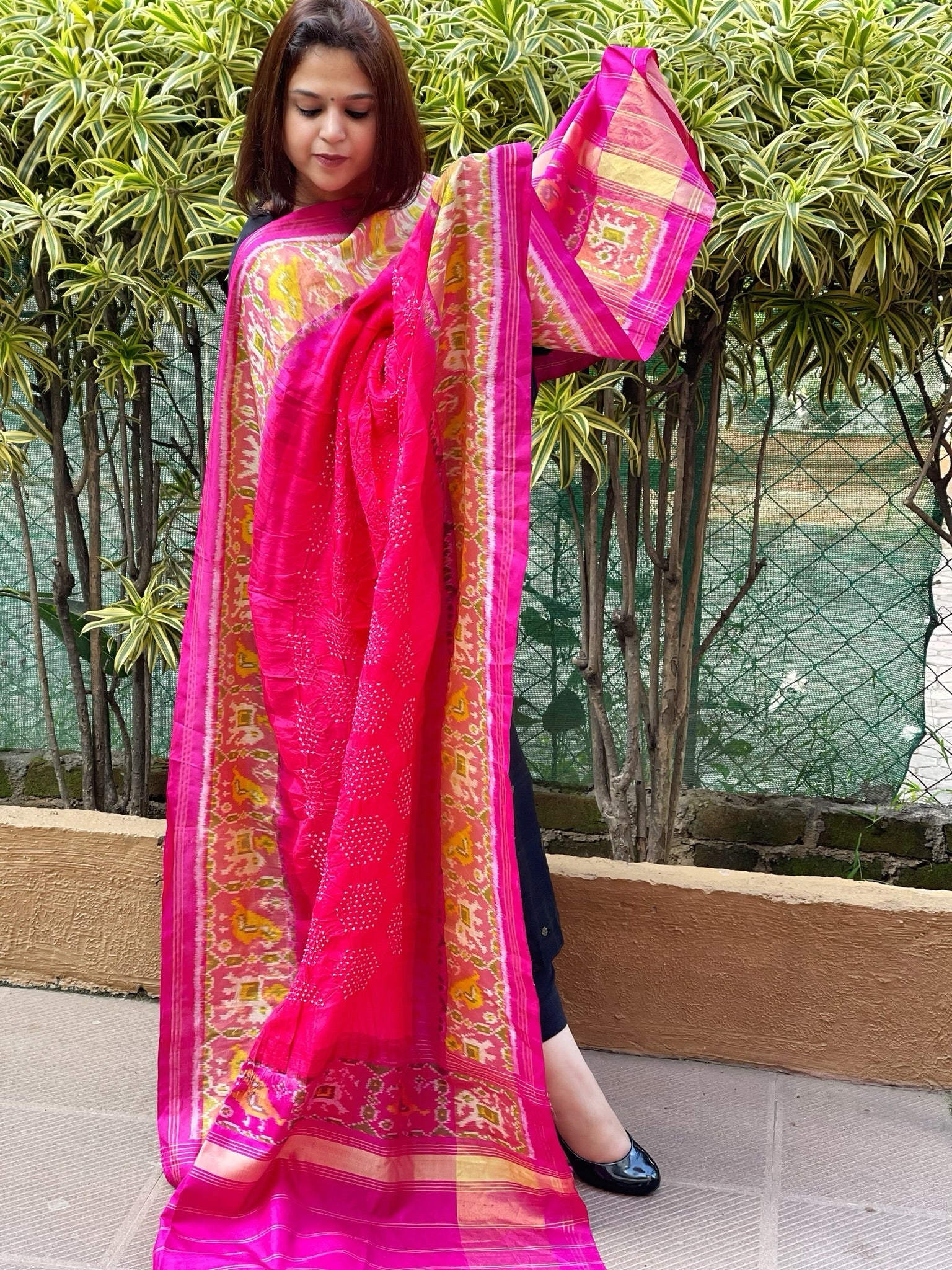 Coral Pink Handwoven Patola with Rai Bandhej Dupatta in Pure Silk - Masakalee
