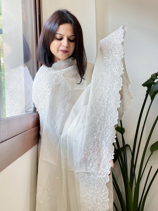 Cream Chanderi Dupatta with Thread and Pearl Embroidery - Masakalee