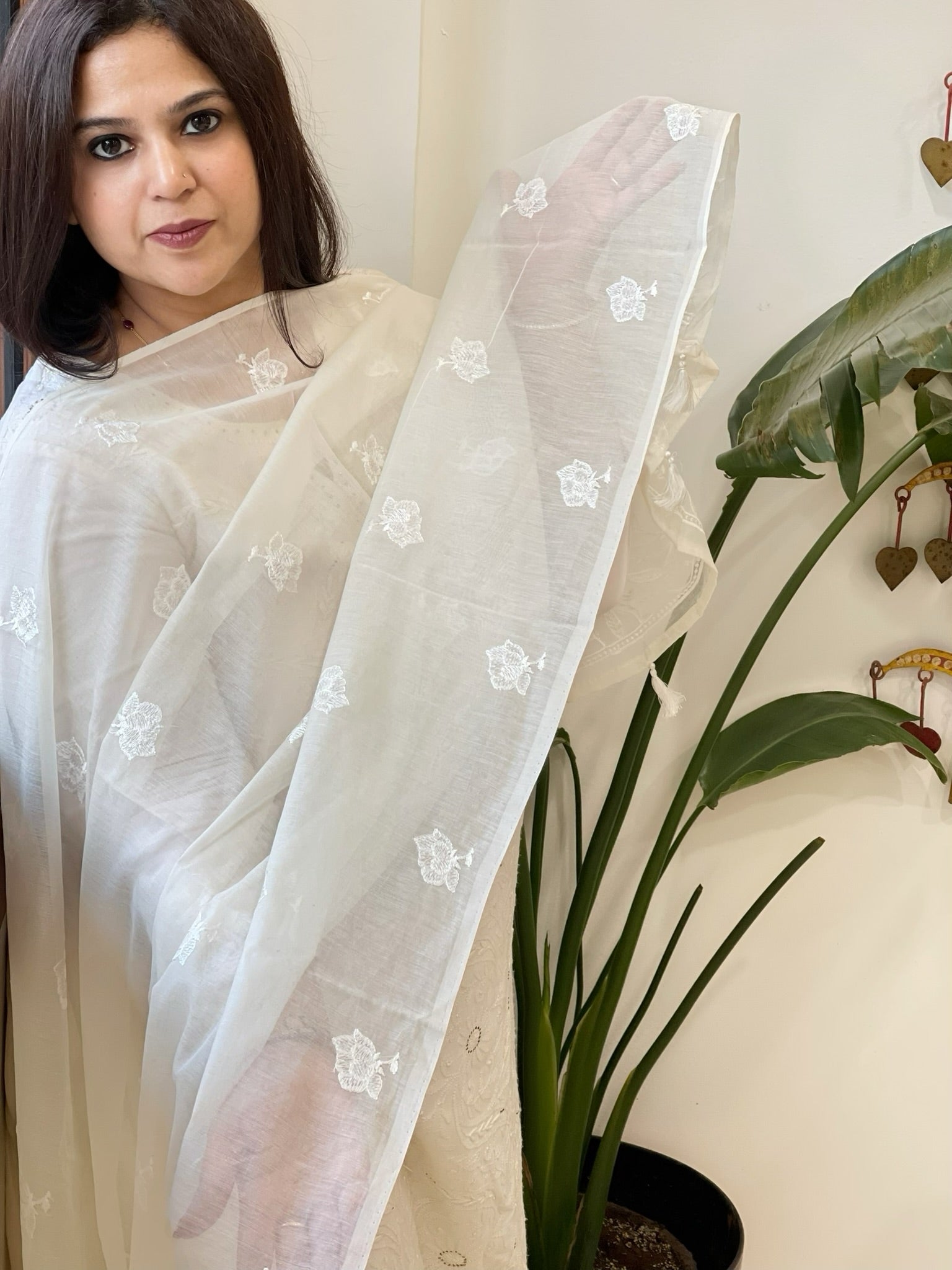 Cream Chanderi Dupatta with Thread Embroidery - Masakalee