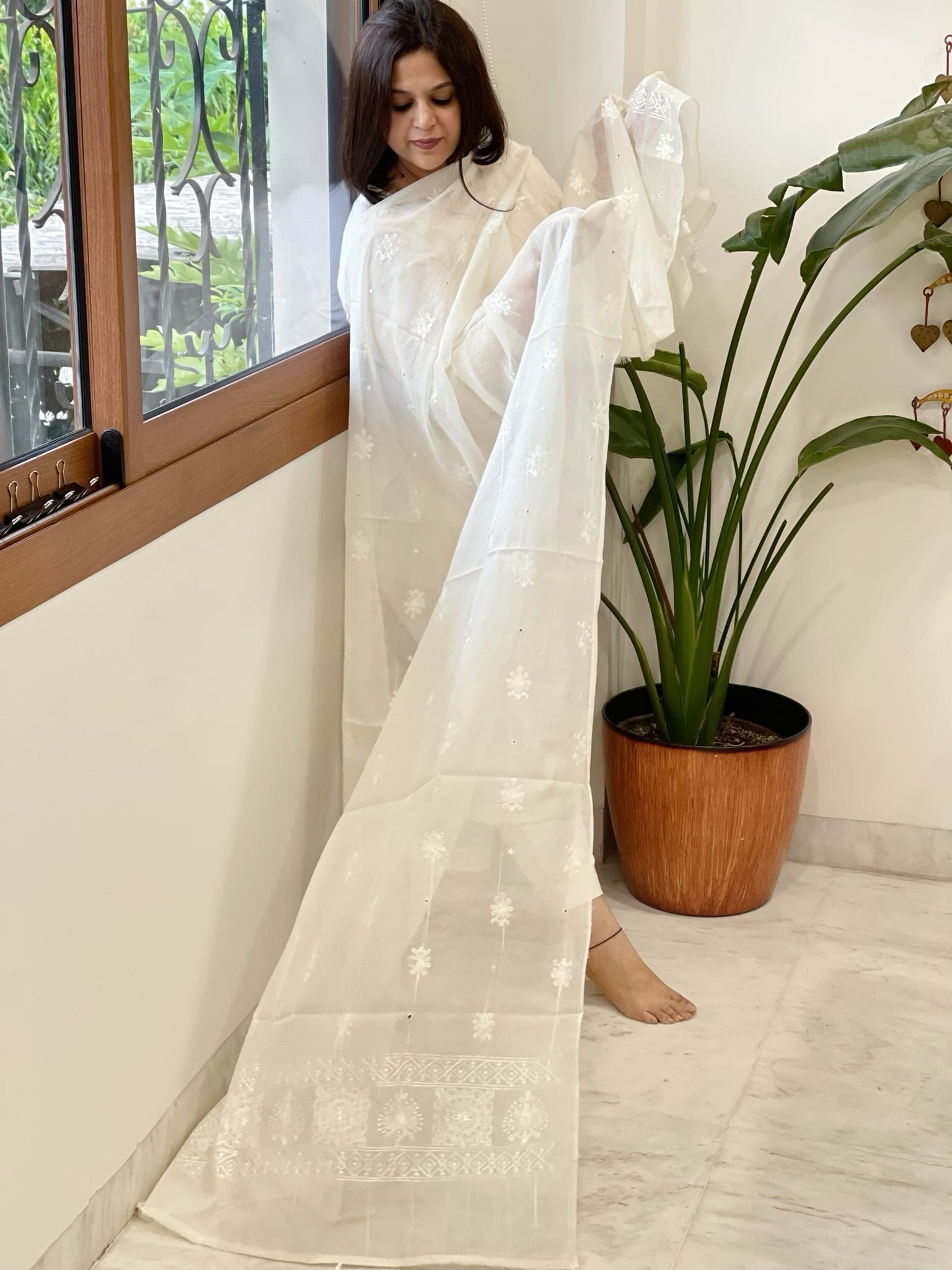 Cream Chanderi Dupatta with Thread Embroidery - Masakalee