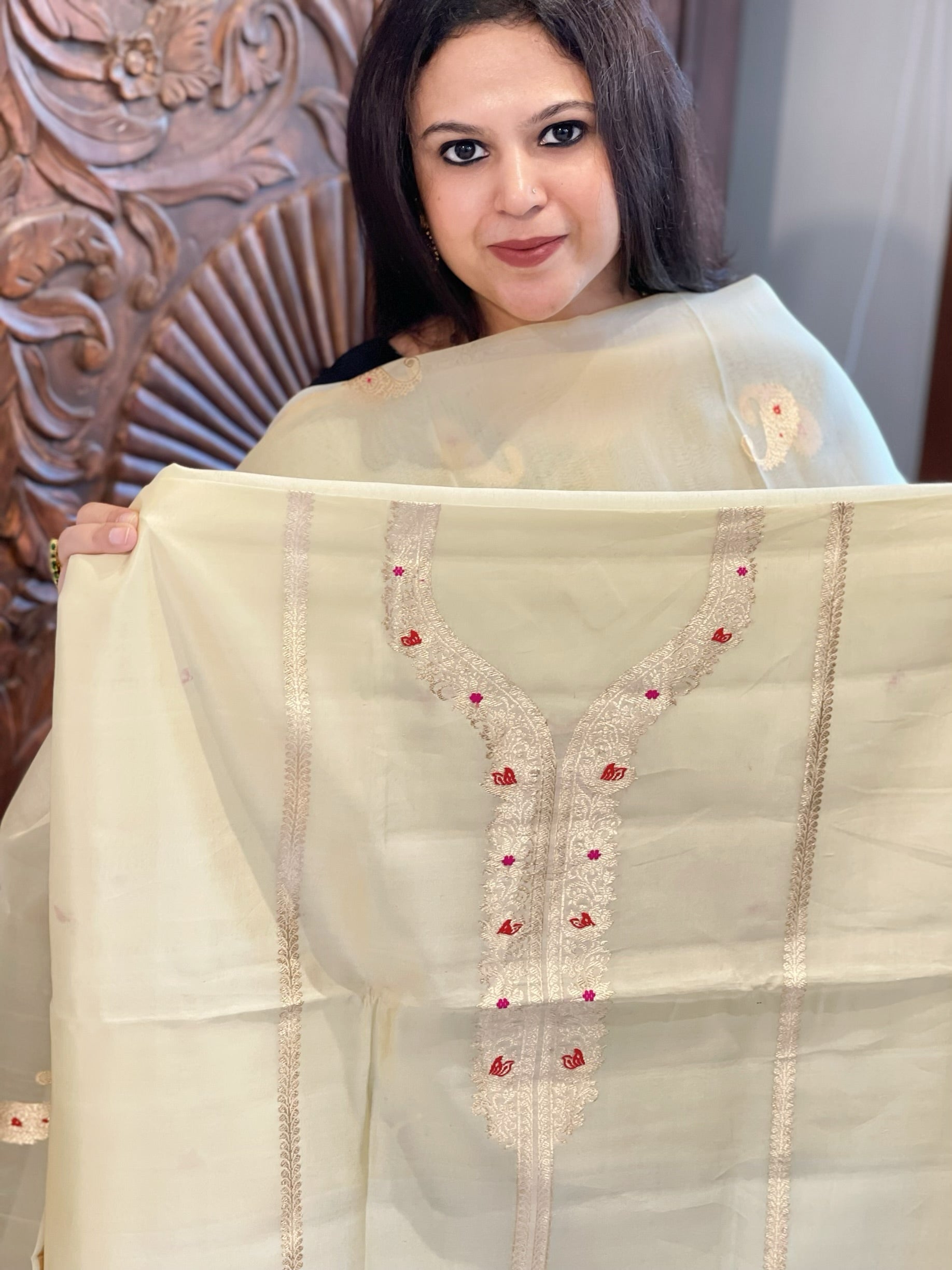 Cream Designer Banarasi Suit Set in Pure Silk - Masakalee
