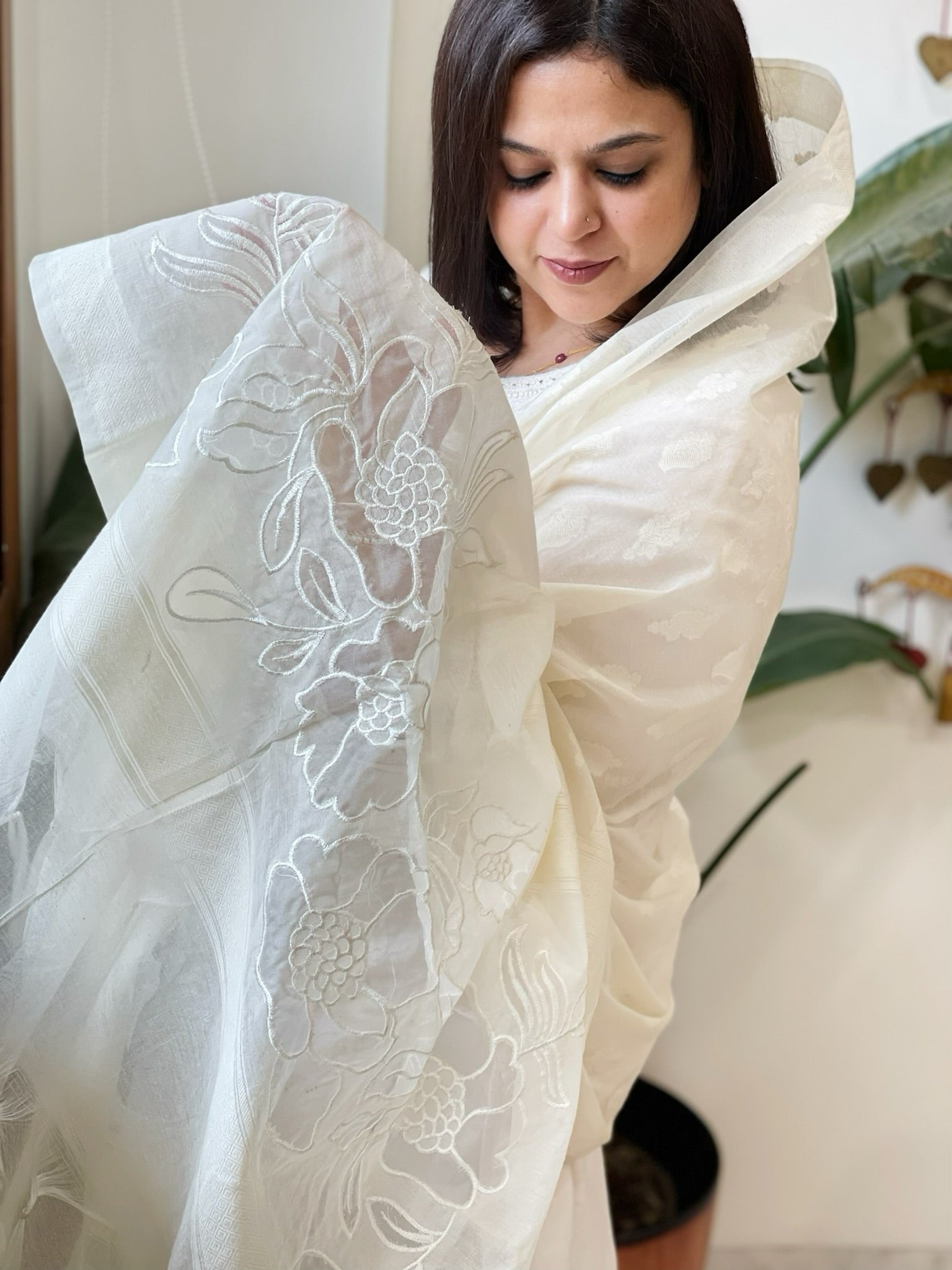 Cream Handwoven Chanderi Dupatta with Self Weaving and Cut Work Pallu - Masakalee
