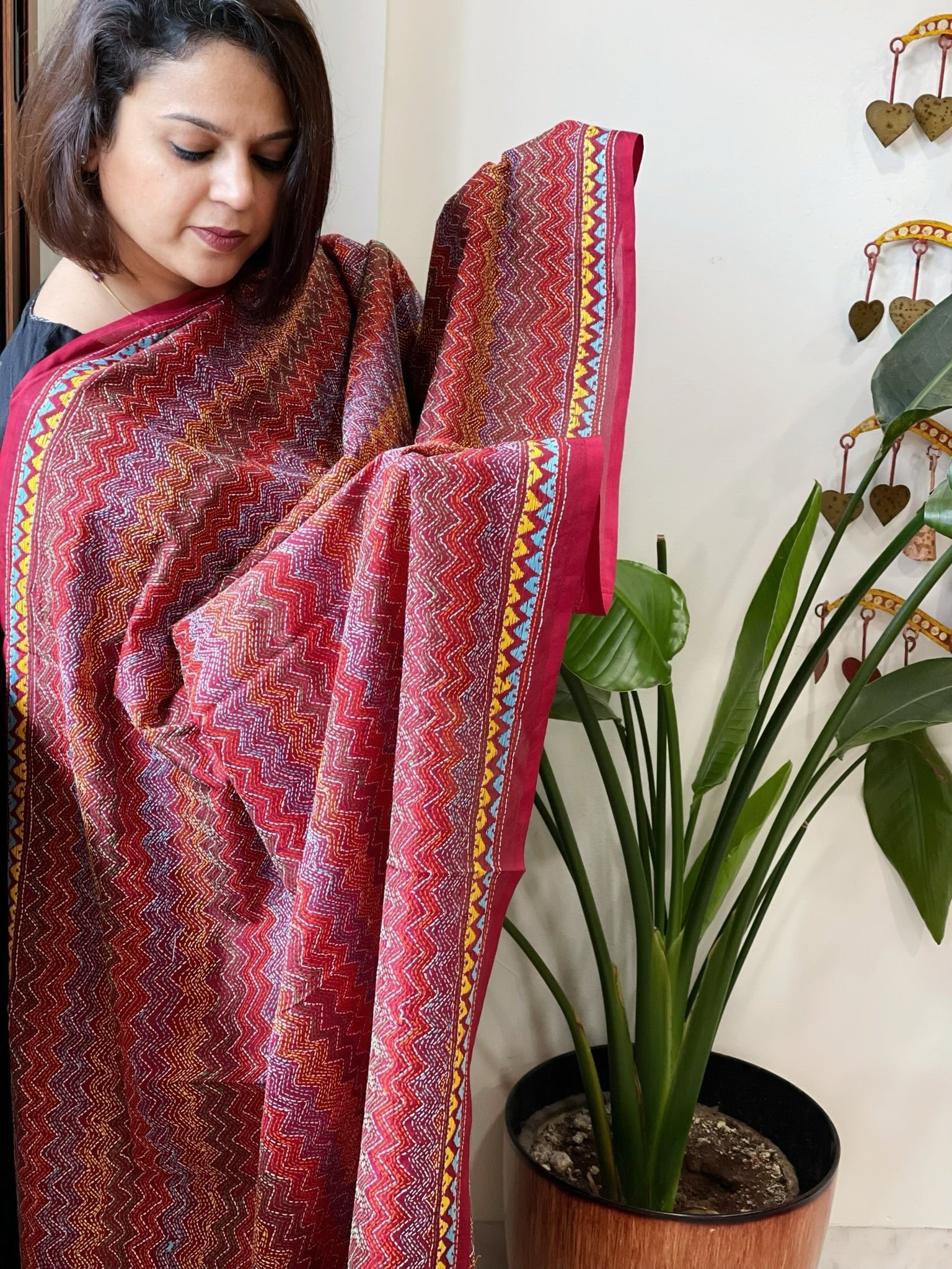 Deep Red Handmade Kantha Dupatta in Silk - Masakalee