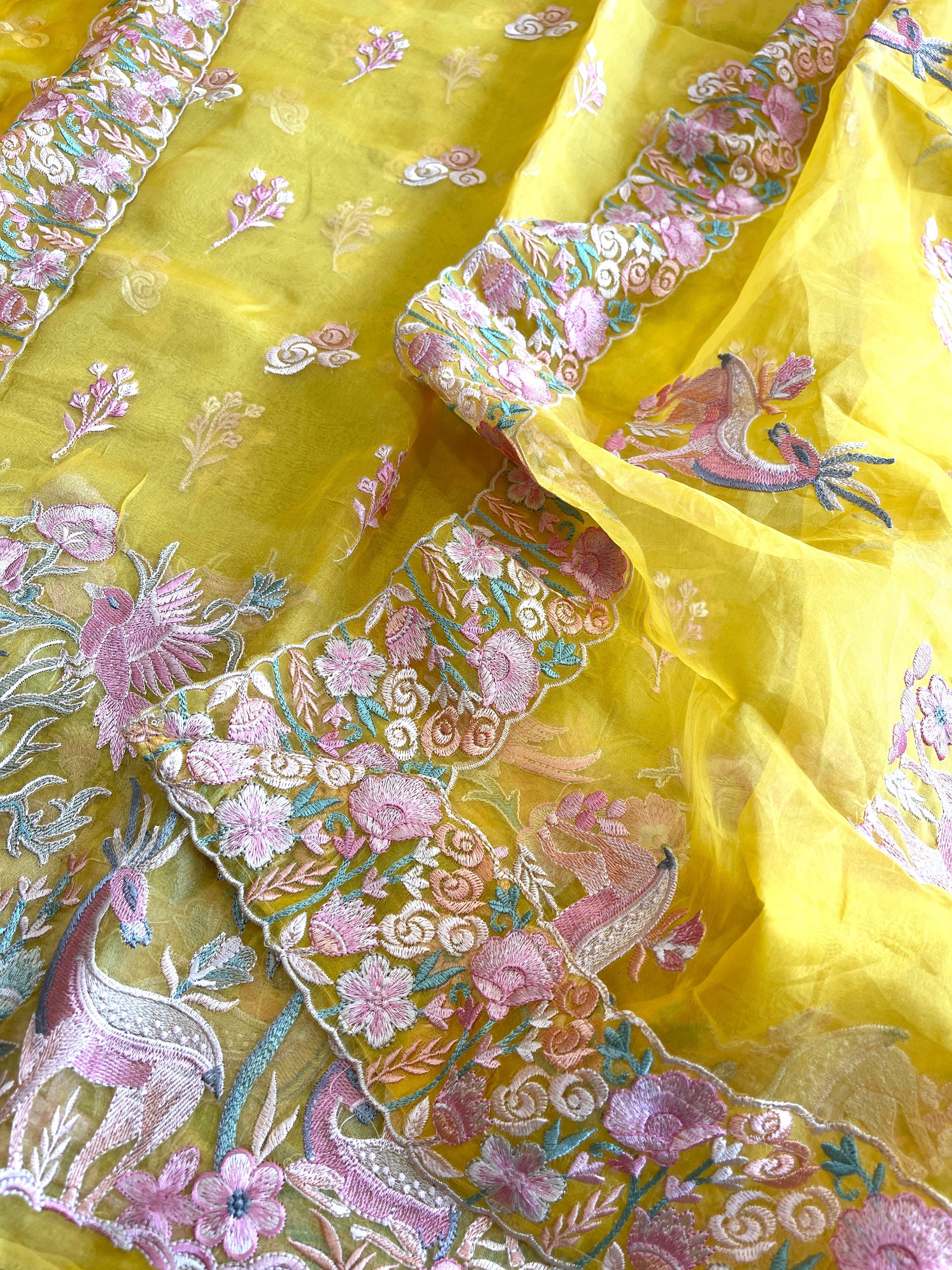 Dupatta Set (Kurta+Dupatta) with Thread Embroidery in Pure Organza - Masakalee