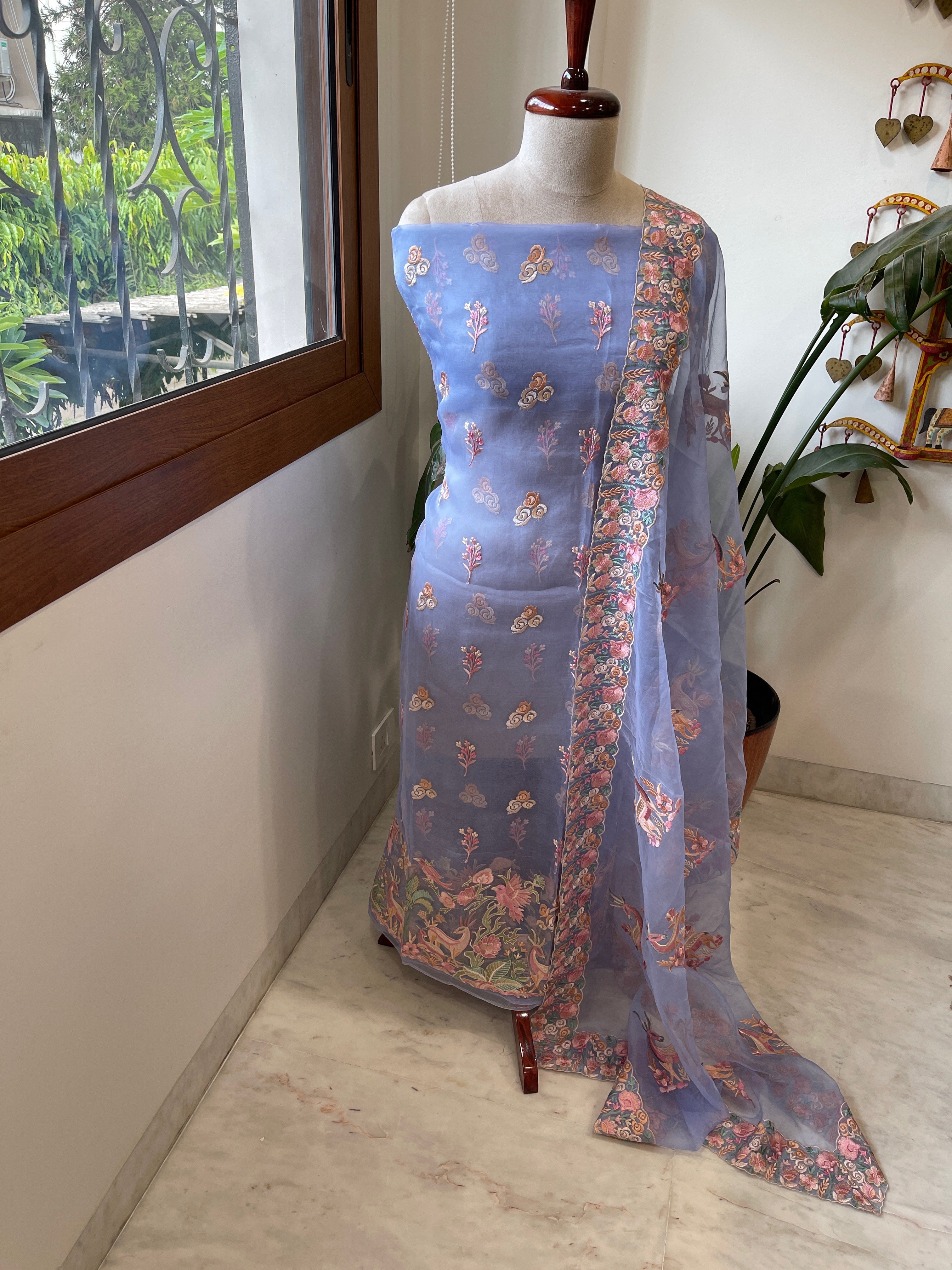 Dupatta Set (Kurta+Dupatta) with Thread Embroidery in Pure Organza - Masakalee