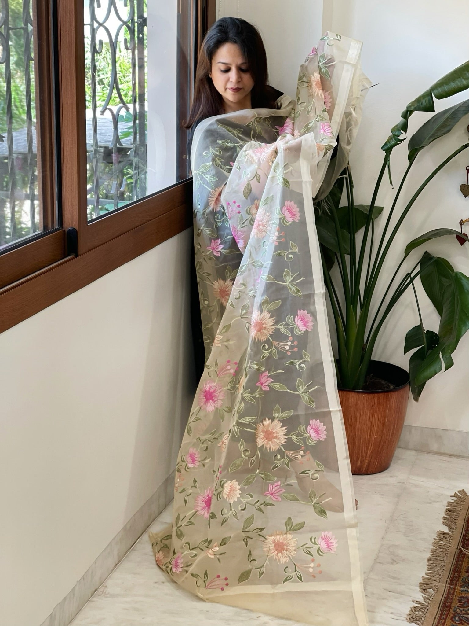 Gold Organza Dupatta with thread embroidery - Masakalee