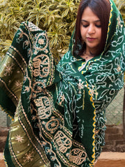 Green Bandhani Dupatta with Gotapatti Handwork in Pure Silk - Masakalee
