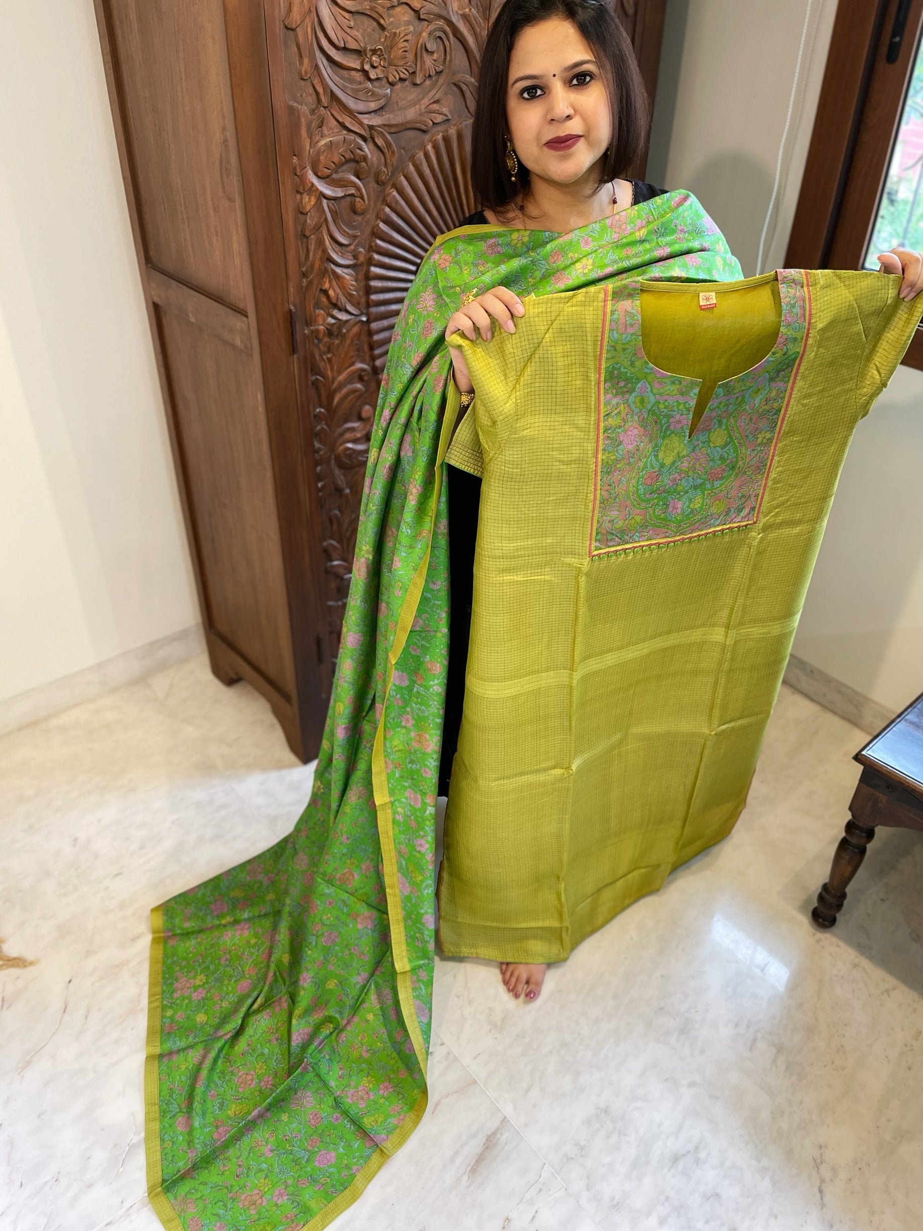 Green Dupatta Set (Kurta+Dupatta) with Handblock Print in Pure Tussar Silk - Masakalee