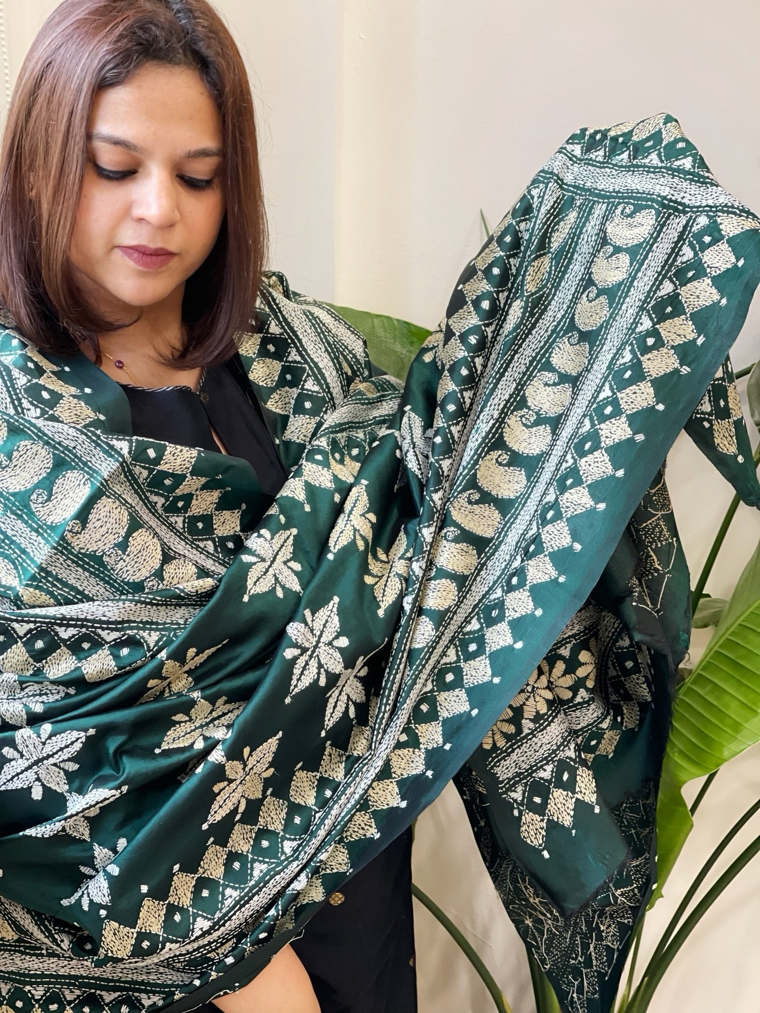 Green Handmade Nakshi Kantha Dupatta in Pure Silk - Masakalee