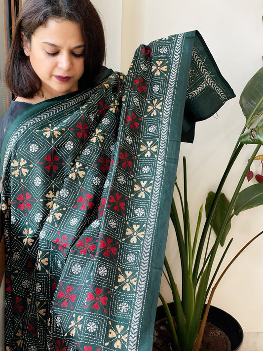Green Handmade Nakshi Kantha Dupatta in Pure Silk - Masakalee