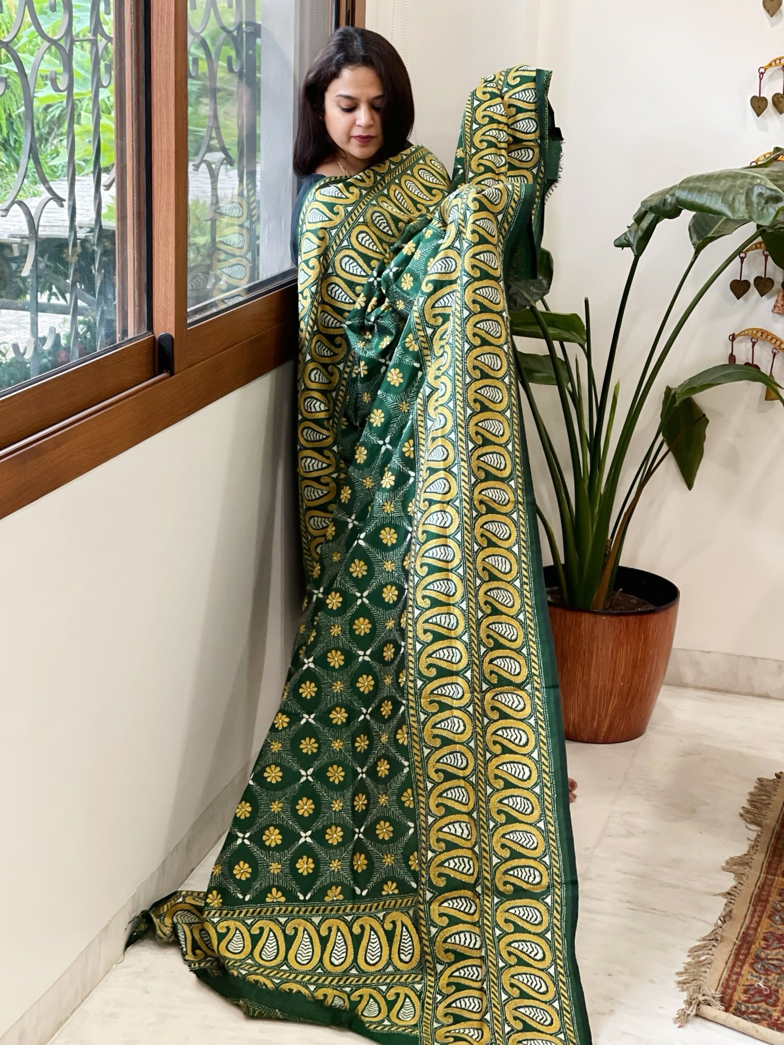 Green Handmade Nakshi Kantha Dupatta in Pure Silk - Masakalee