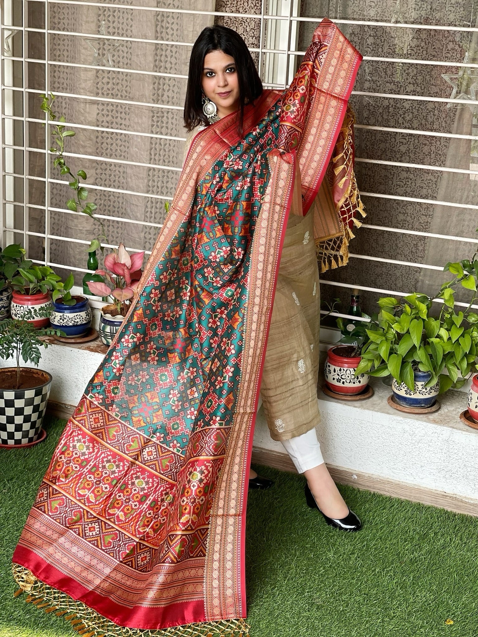 Green Printed Patola Dupatta in Fine Art Silk - Masakalee