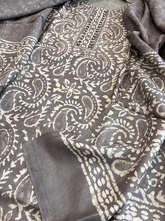 Grey Dupatta Set (Kurta+Dupatta) with Handblock Print in Pure Tussar Silk - Masakalee