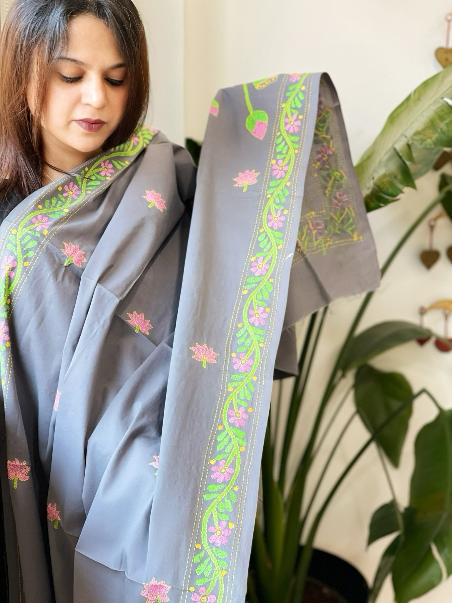 Grey Handmade Kantha Dupatta in Pure Cotton - Masakalee