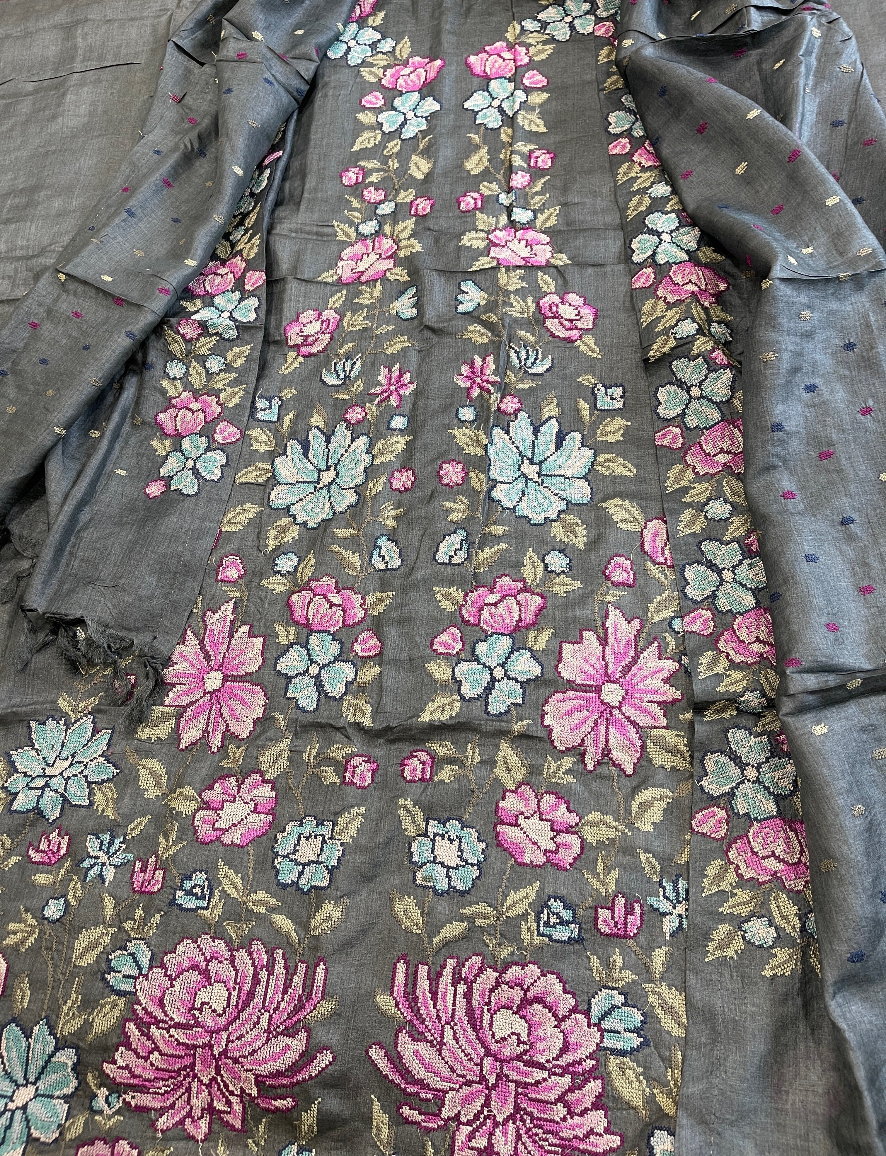Grey Suit Set with Cross-Stitch Embroidery in Pure Tussar Silk - Masakalee