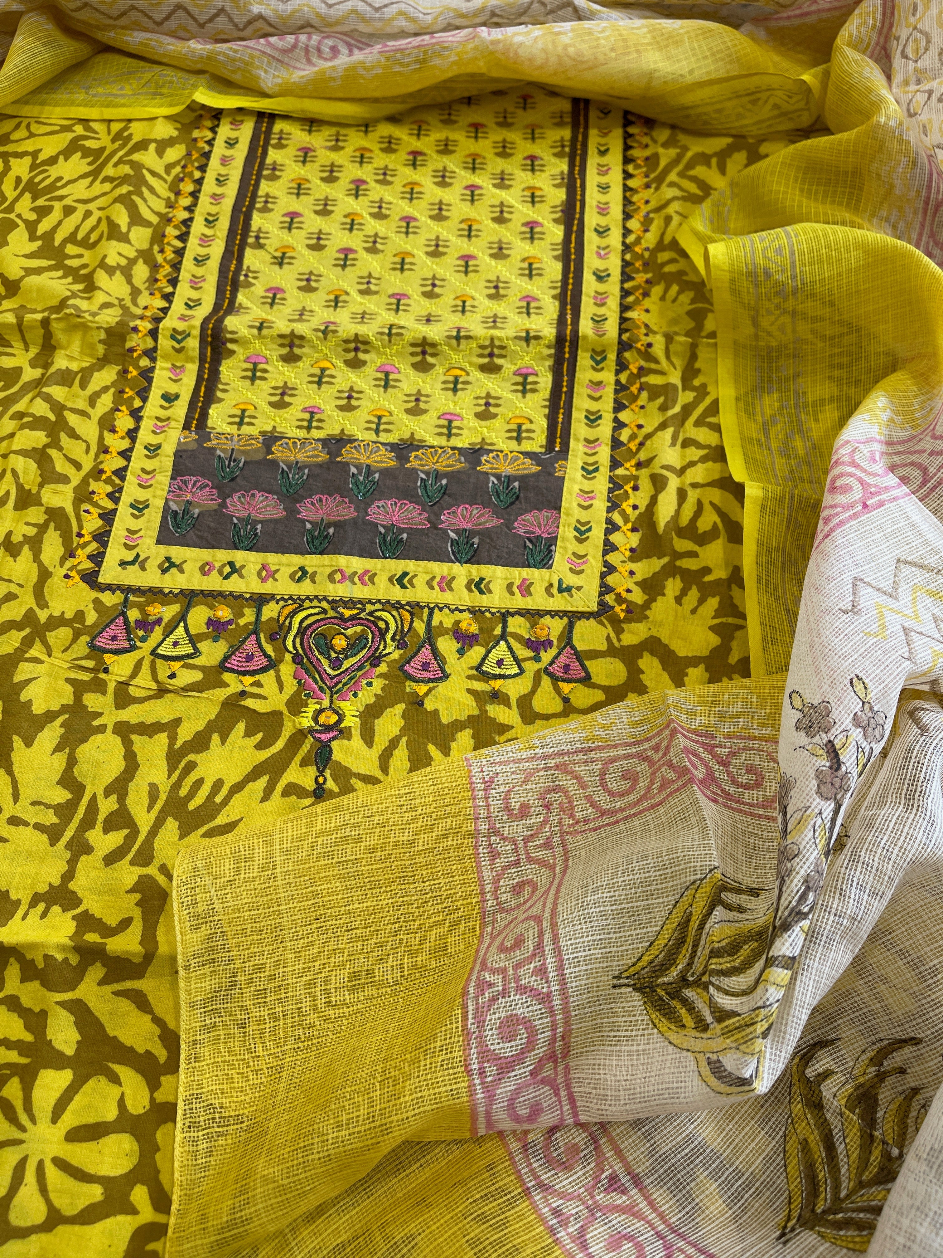 Handblock Printed Embroidered Suit Set with Patchwork in Pure Cotton - Masakalee