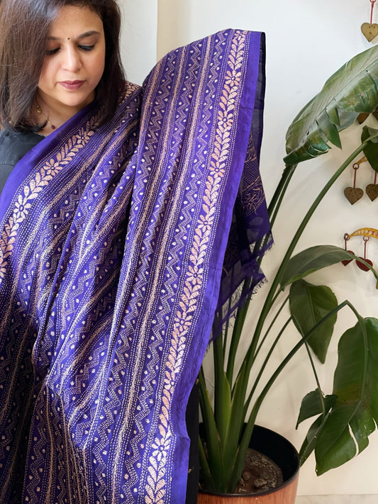 Handmade Kantha Dupatta in Silk - Masakalee