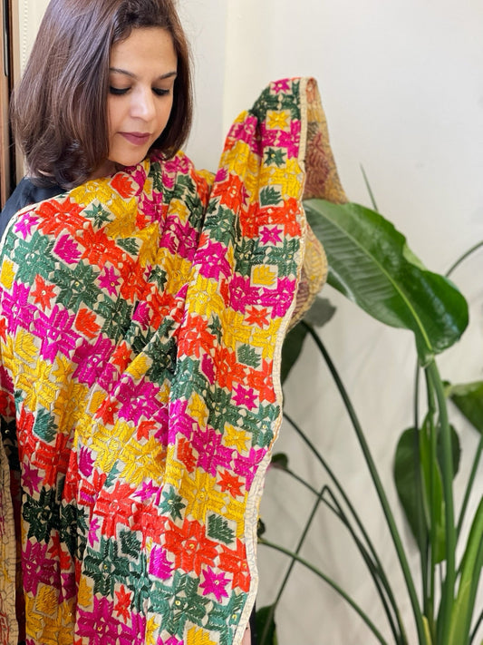 Handmade Phulkari Dupatta in Cotton - Masakalee