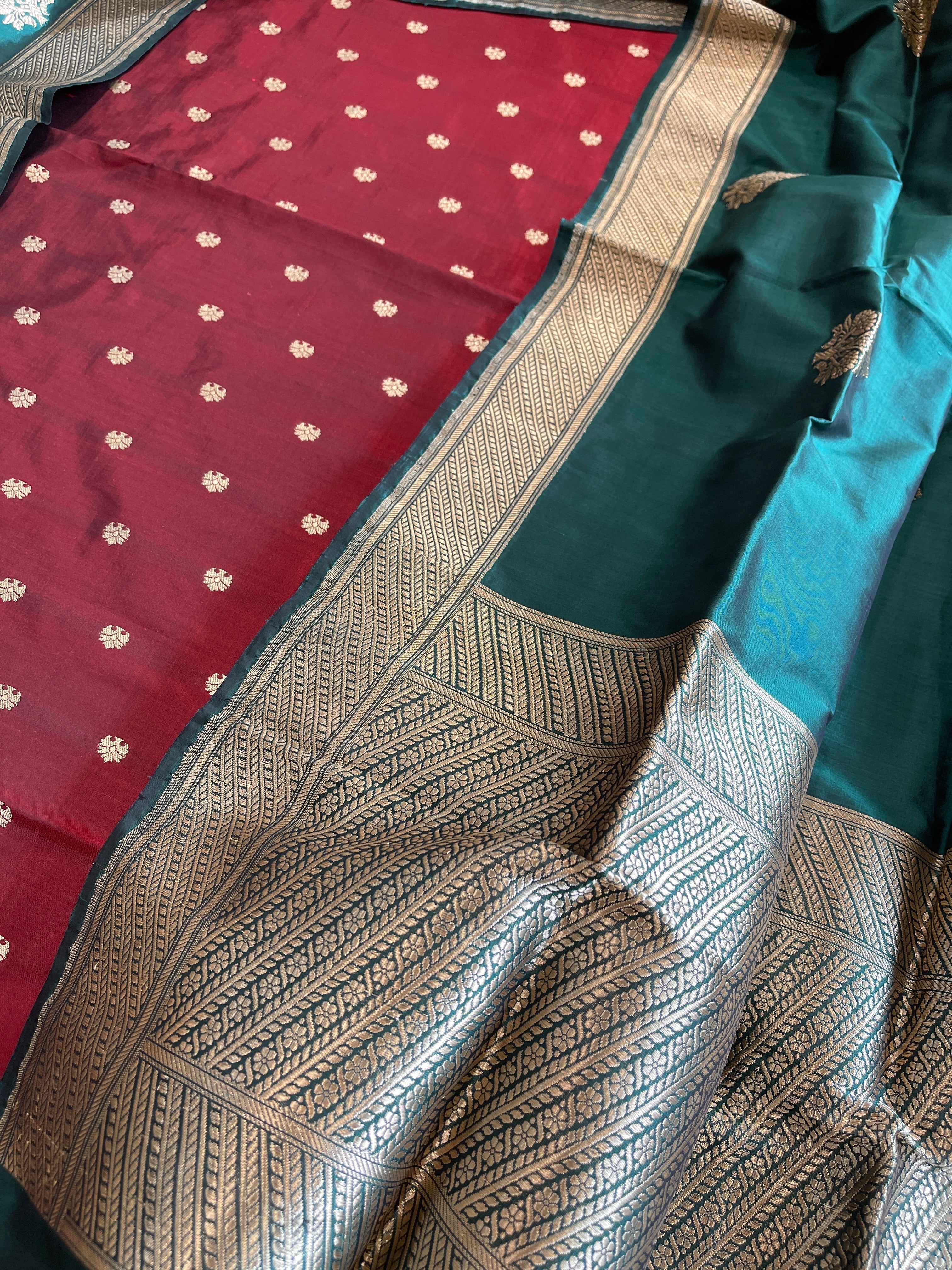 Handwoven Banarasi Suit Set in Pure Silk - Masakalee