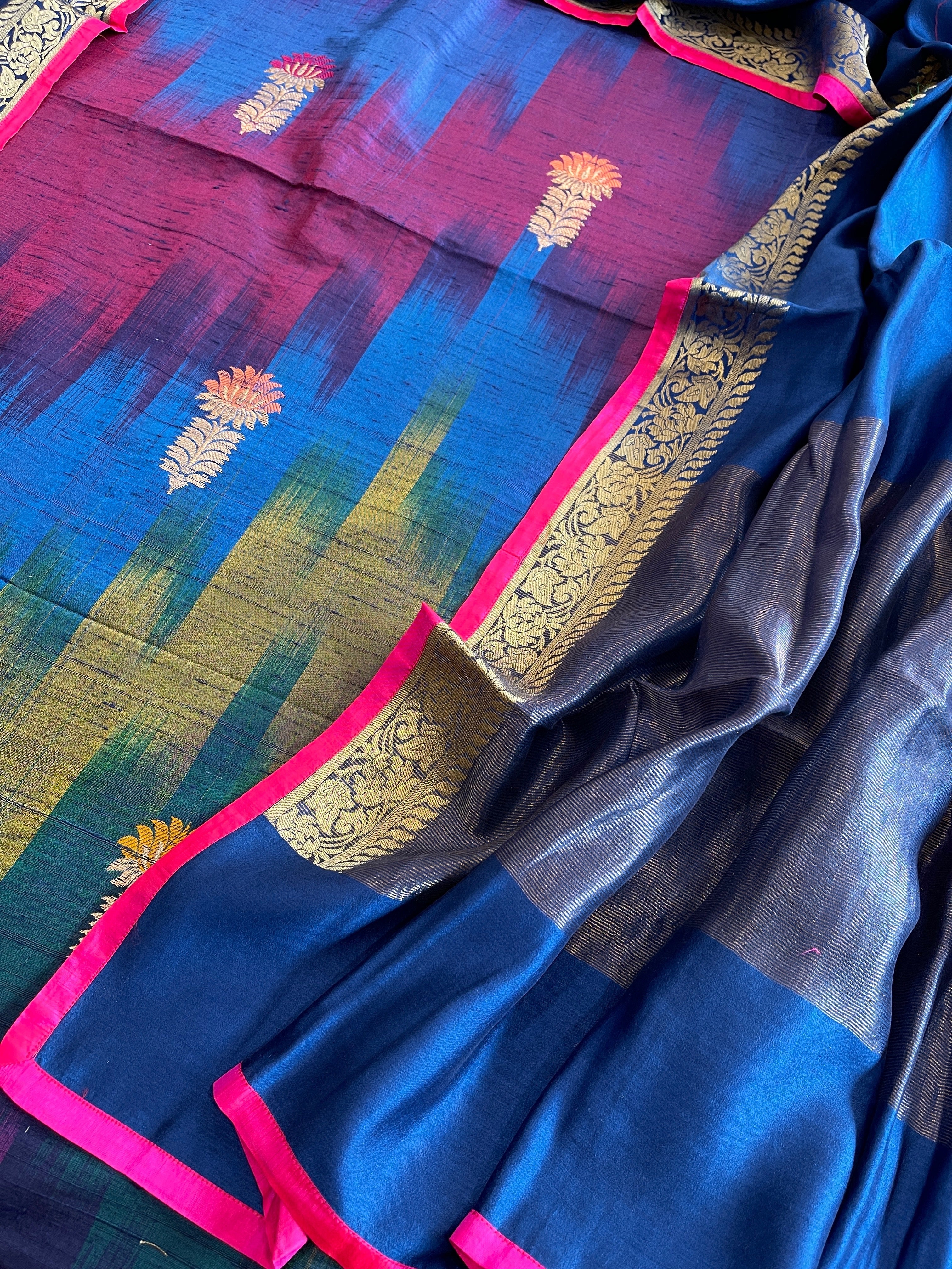 Handwoven Banarasi Suit Set in Pure Silk - Masakalee