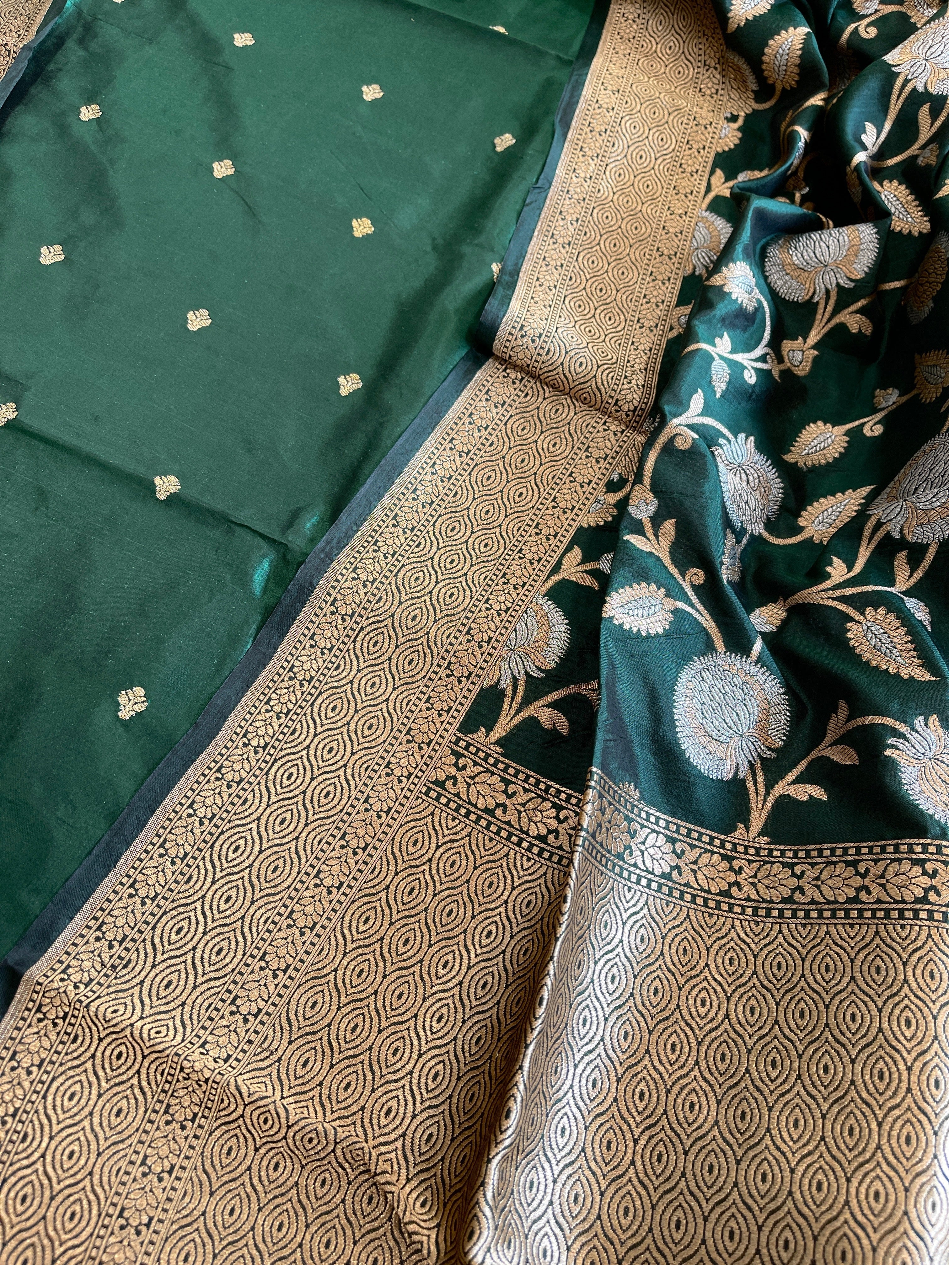Handwoven Banarasi Suit Set in Pure Silk - Masakalee