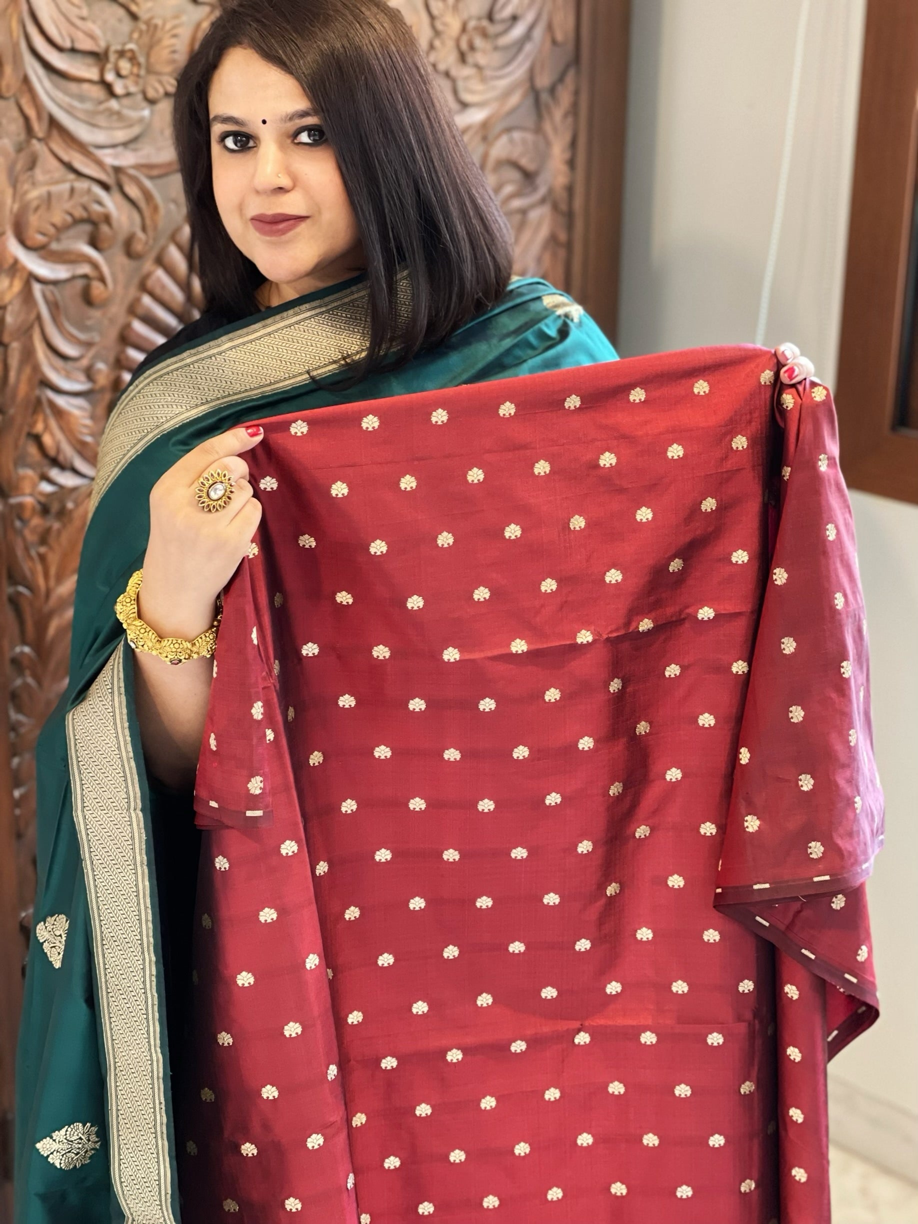 Handwoven Banarasi Suit Set in Pure Silk - Masakalee