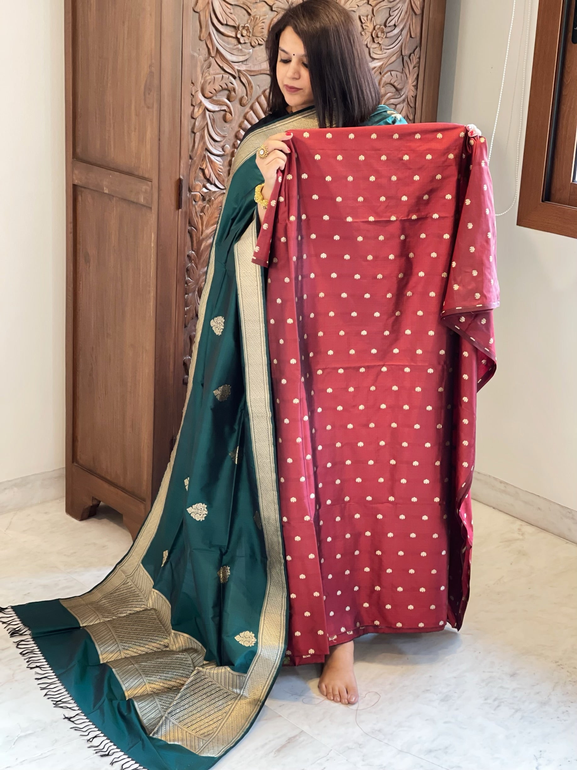 Handwoven Banarasi Suit Set in Pure Silk - Masakalee