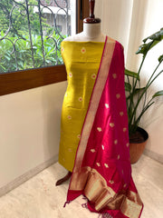 Handwoven Banarasi Suit Set in Pure Silk - Masakalee