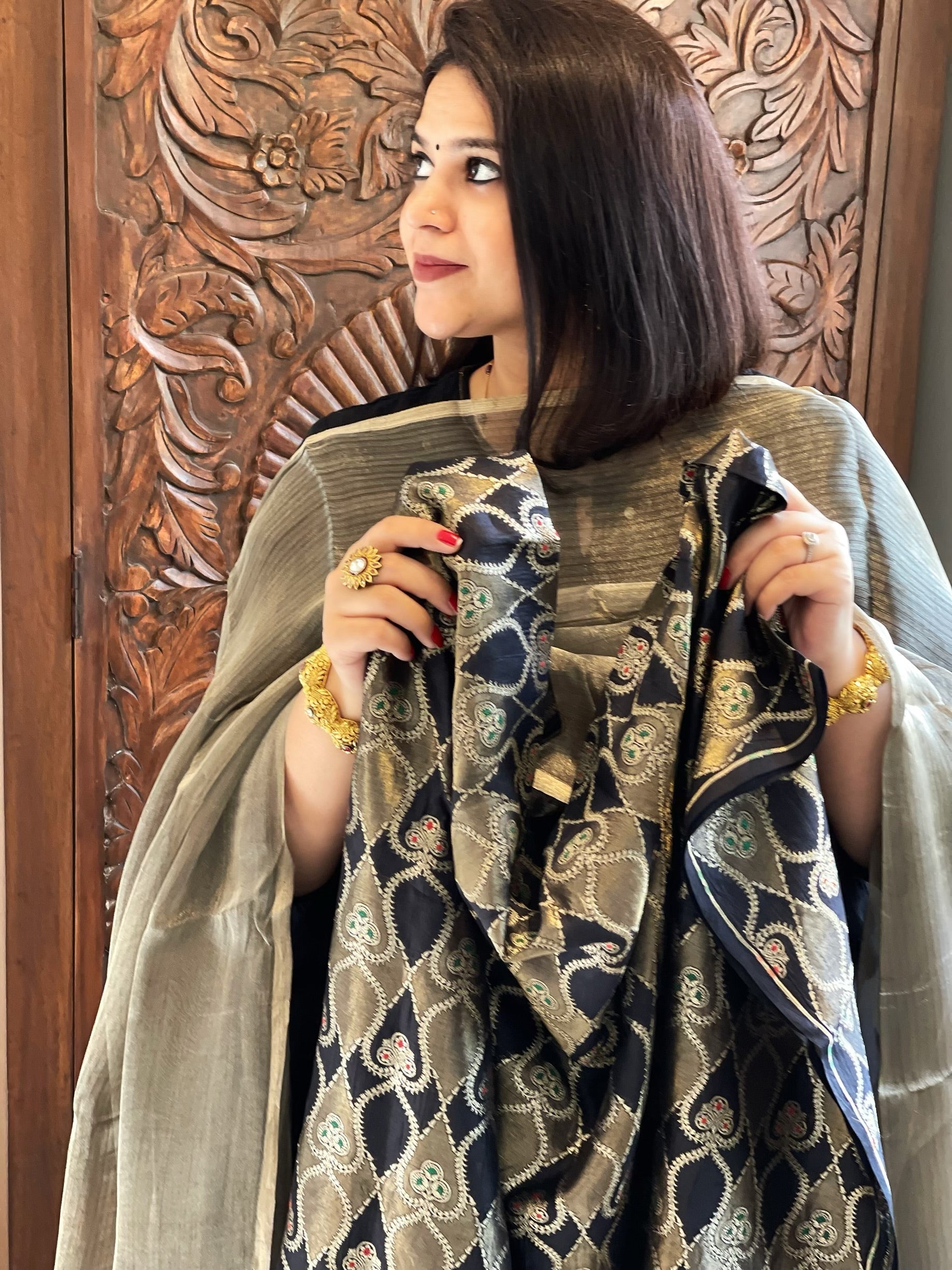 Handwoven Banarasi Suit Set in Pure Silk - Masakalee