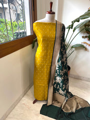 Handwoven Banarasi Suit Set in Pure Silk - Masakalee