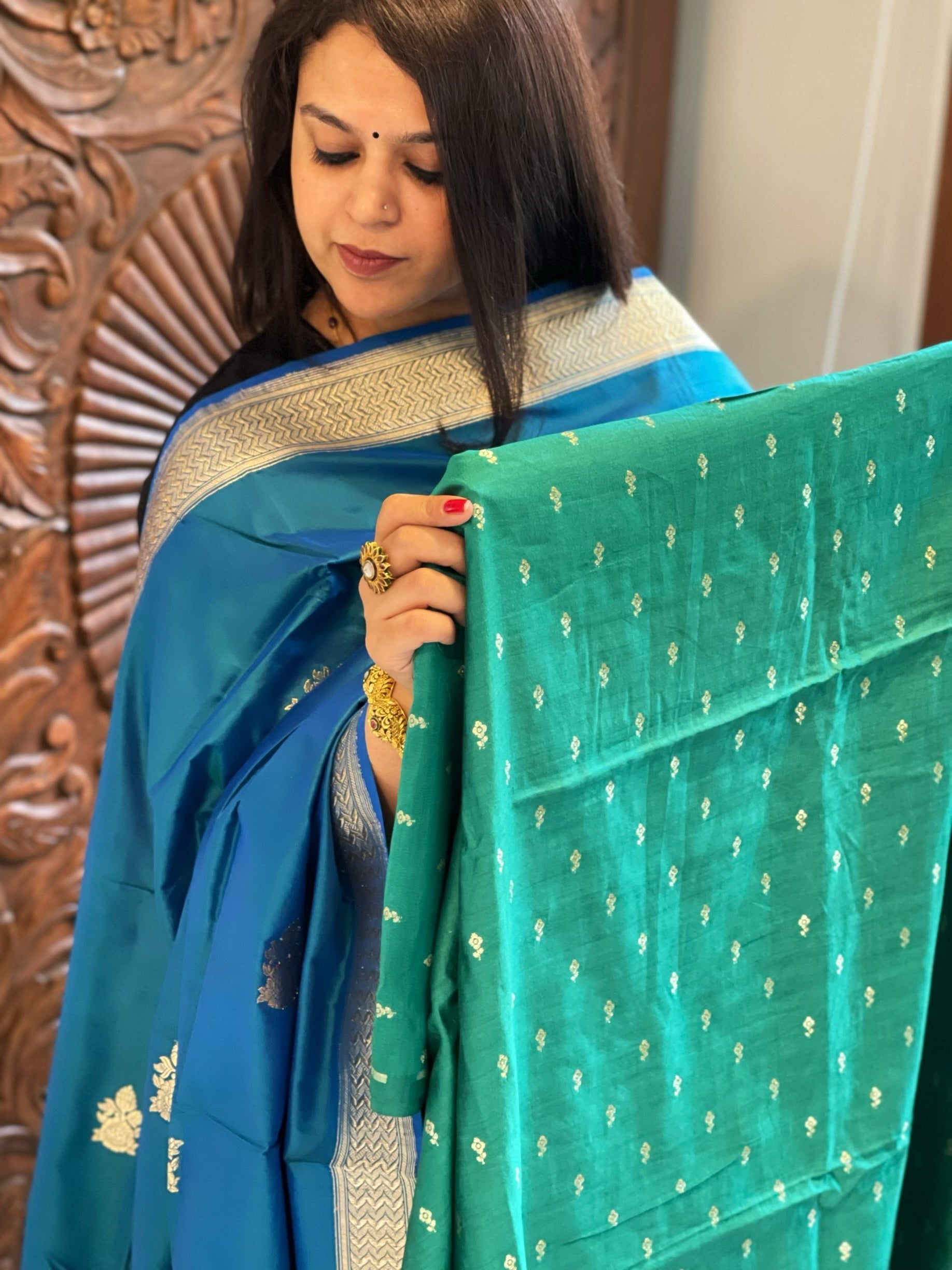 Handwoven Banarasi Suit Set in Pure Silk - Masakalee