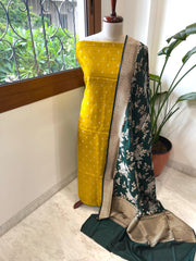Handwoven Banarasi Suit Set in Pure Silk - Masakalee