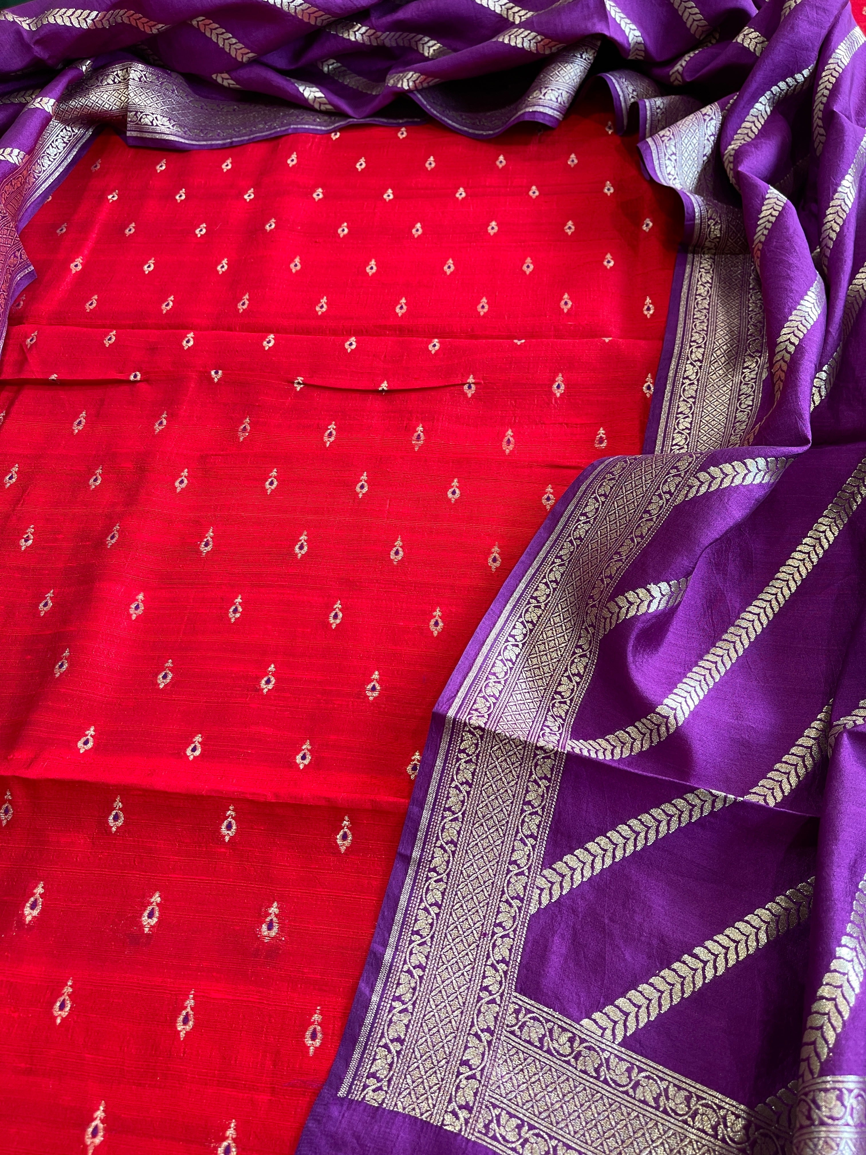 Handwoven Banarasi Suit Set in Pure Silk - Masakalee