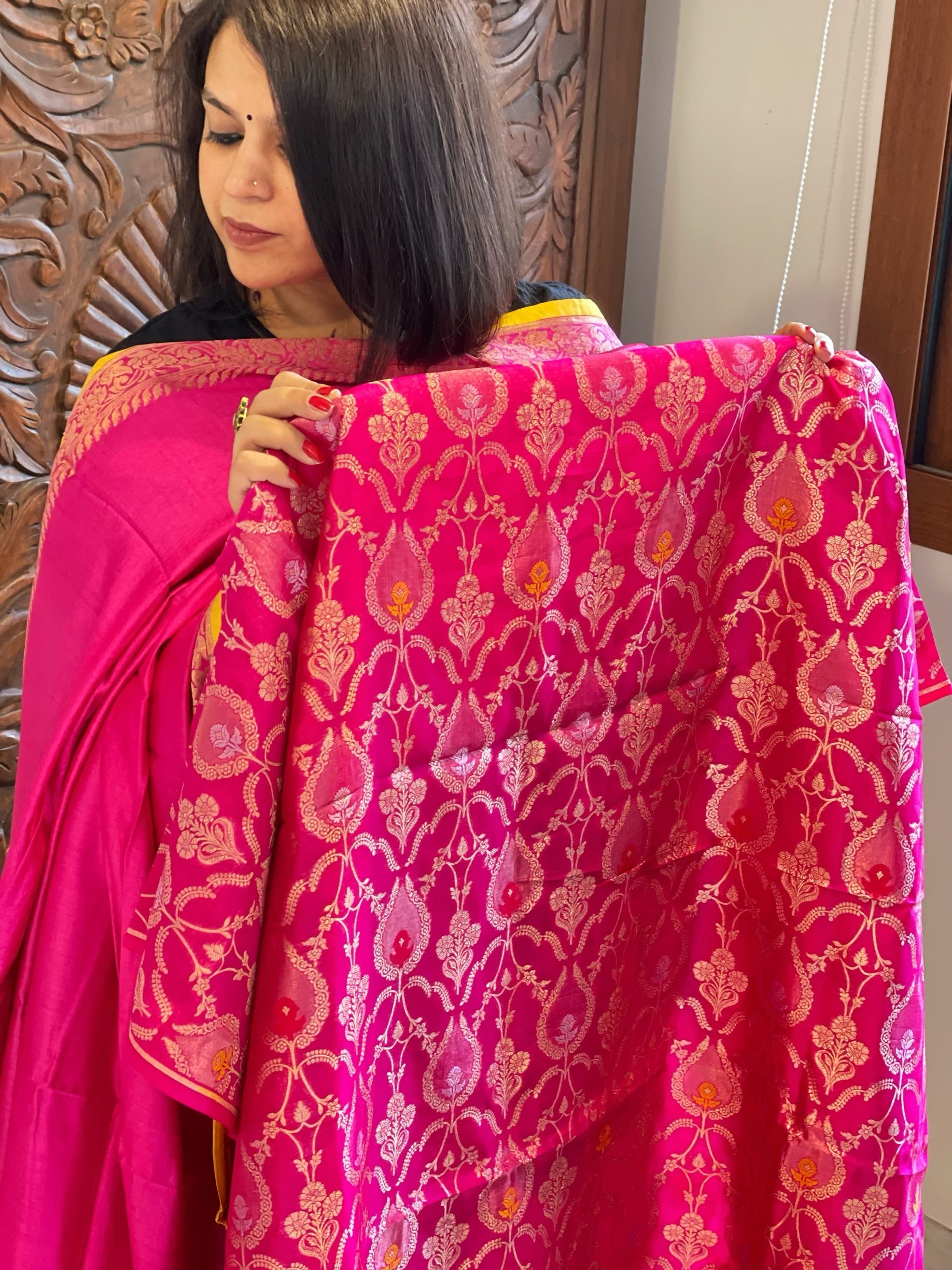Handwoven Banarasi Suit Set in Pure Silk - Masakalee