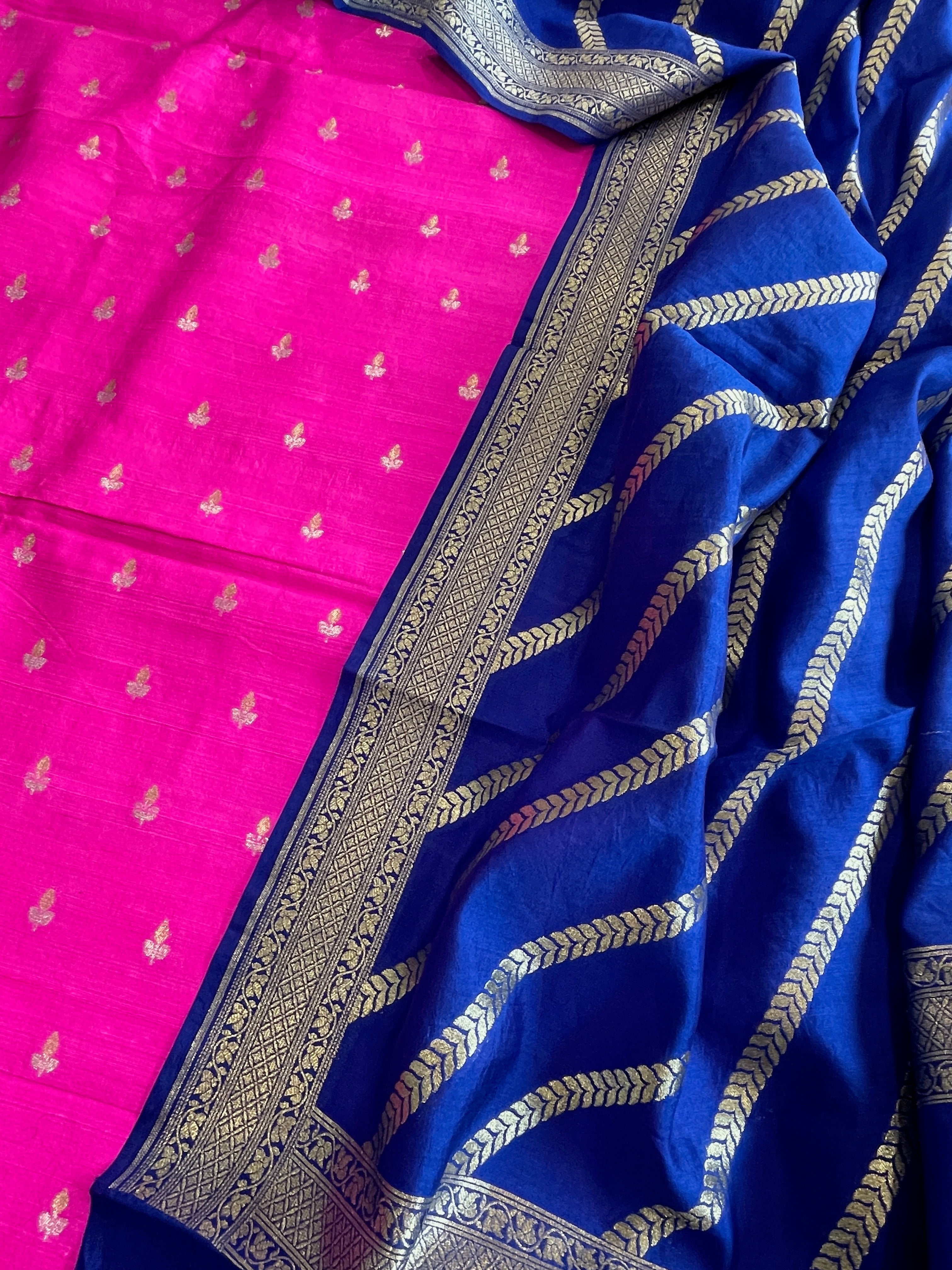 Handwoven Banarasi Suit Set in Pure Silk - Masakalee