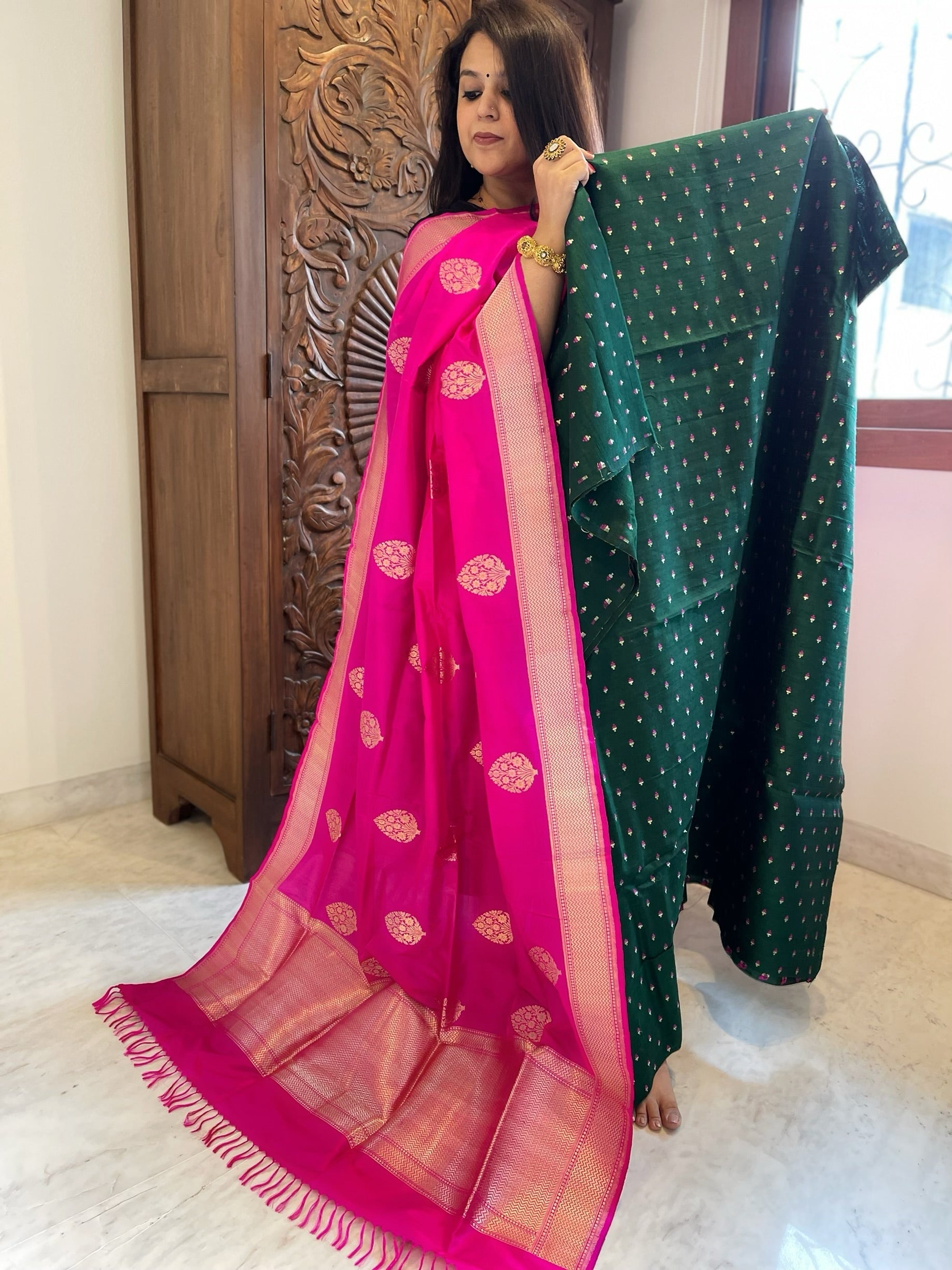 Handwoven Banarasi Suit Set in Pure Silk - Masakalee