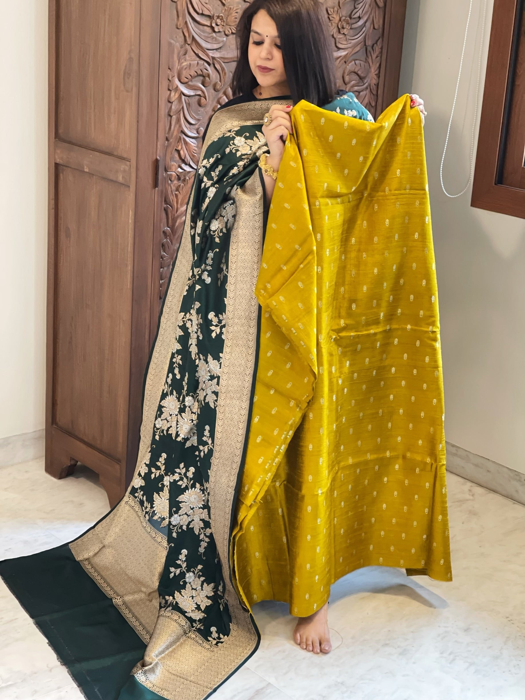 Handwoven Banarasi Suit Set in Pure Silk - Masakalee