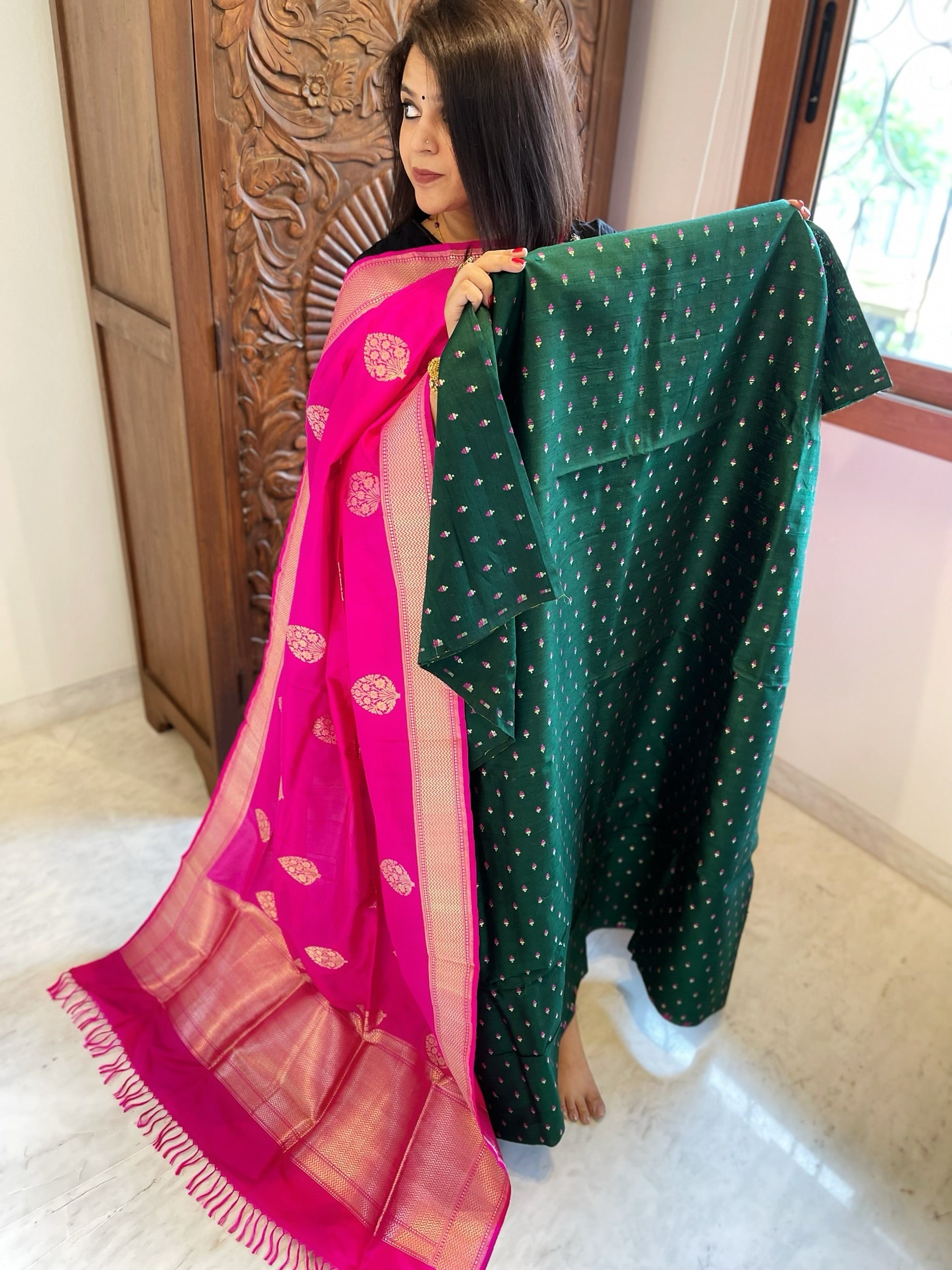 Handwoven Banarasi Suit Set in Pure Silk - Masakalee
